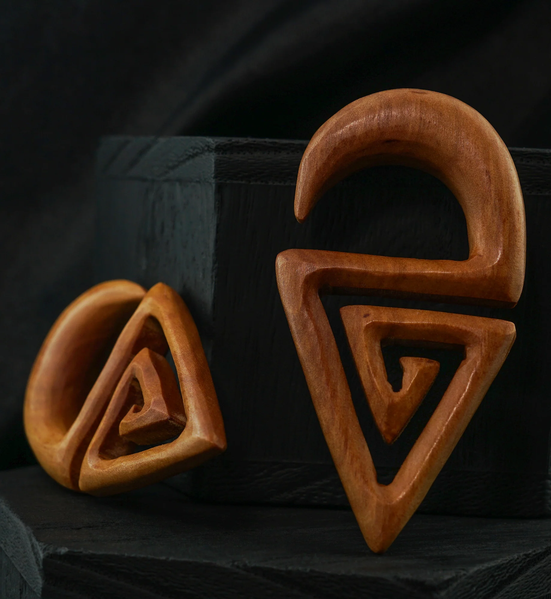 Fling Wooden Spiral Hangers - Image 2