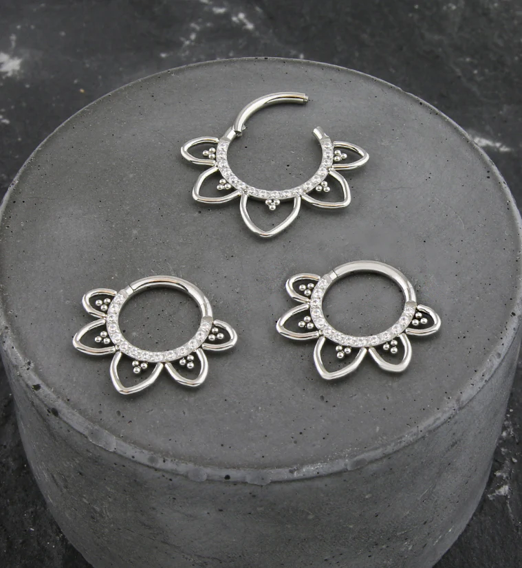 Flower Trace Clear CZ Titanium Hinged Segment Ring - Image 2