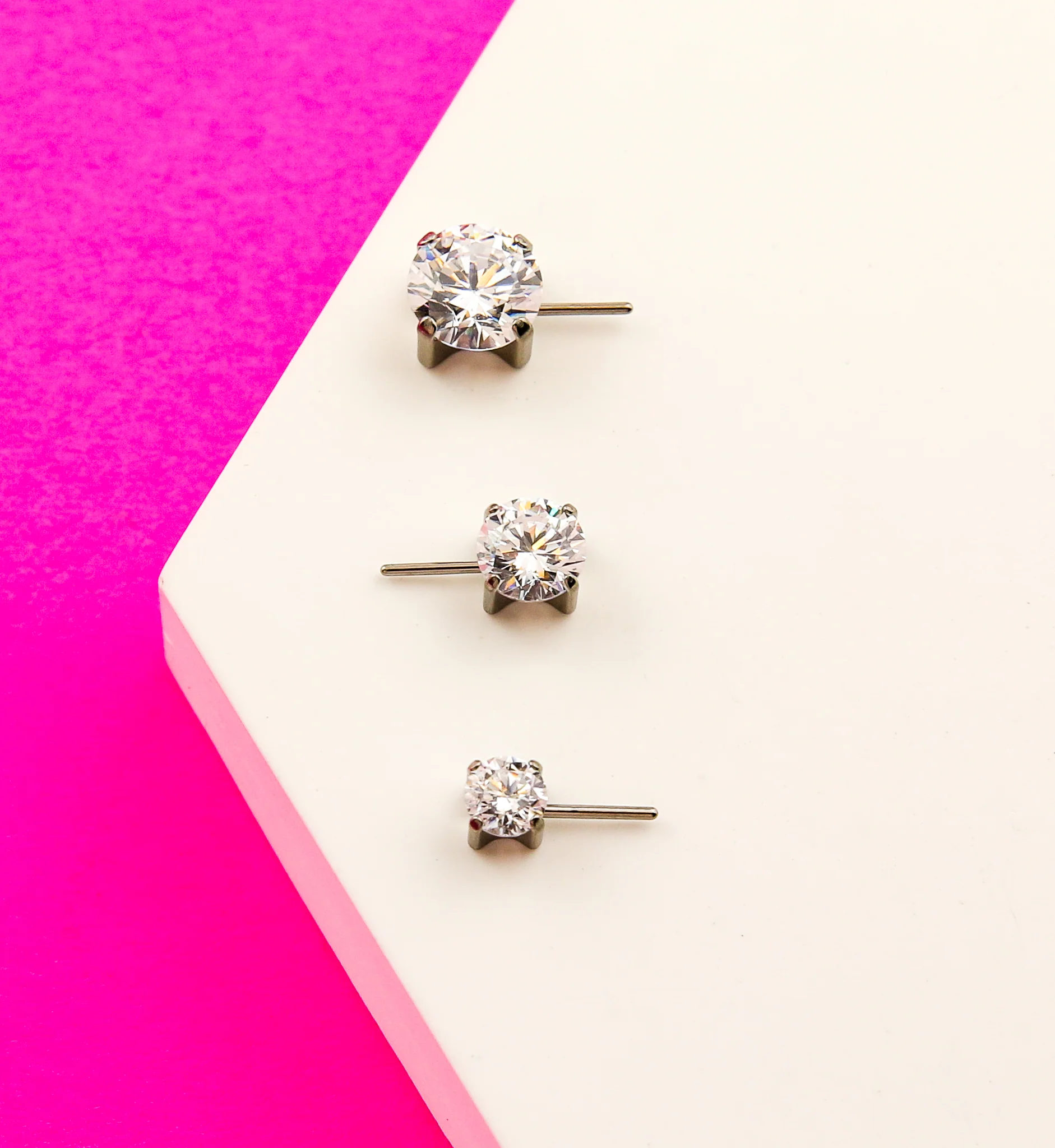 Forward Facing Prong Clear CZ Titanium Threadless Top - Image 2