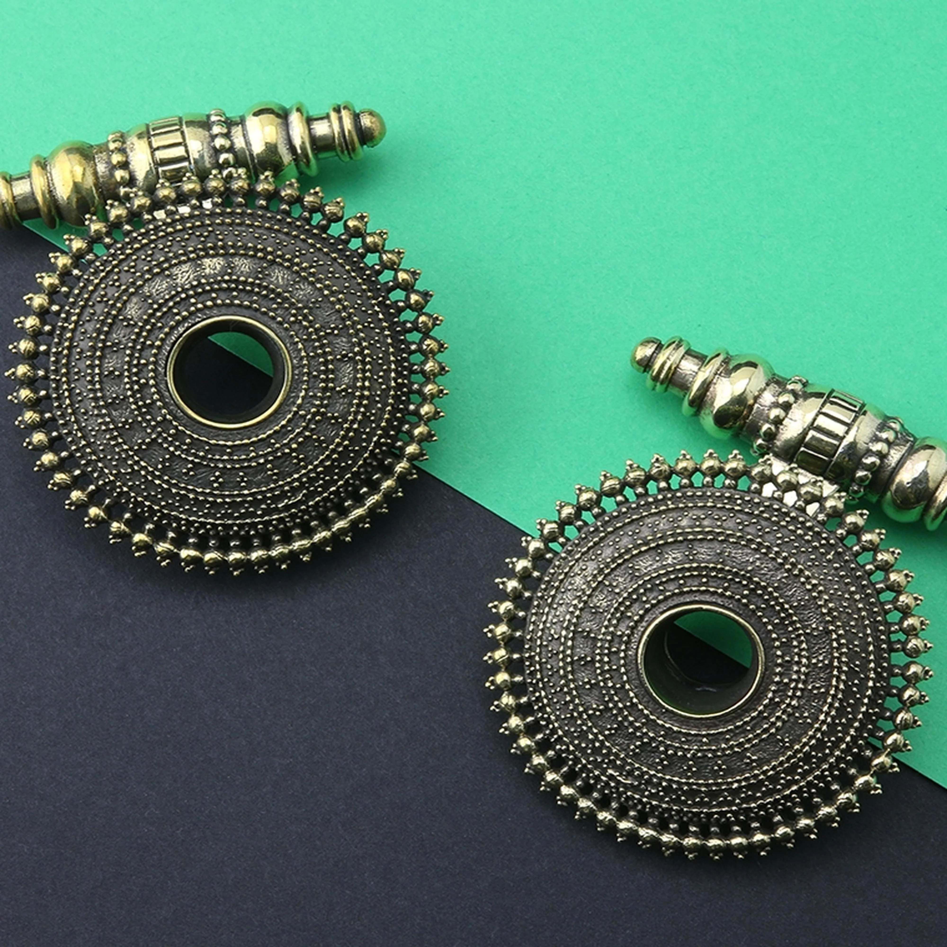 Frill Ear Weights - Image 2