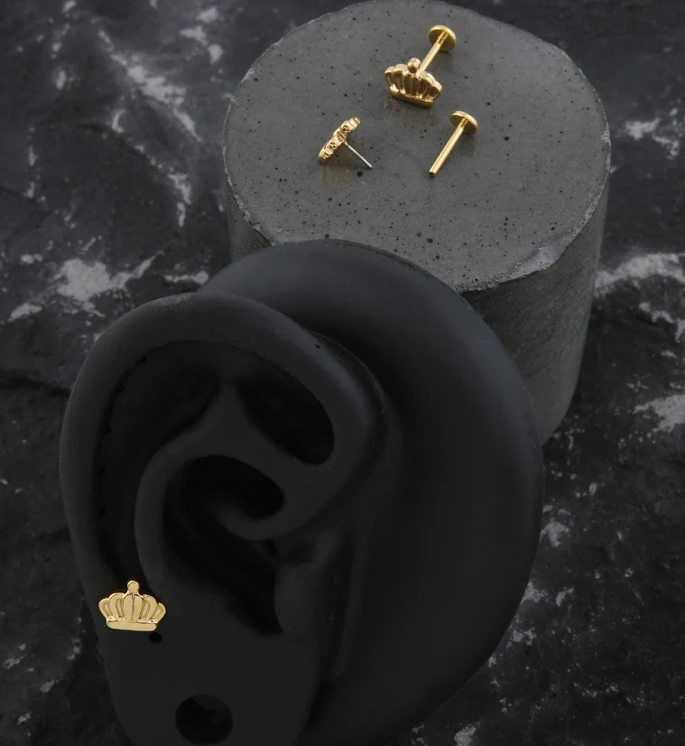 Gold PVD Crown Threadless Titanium Labret - Image 2