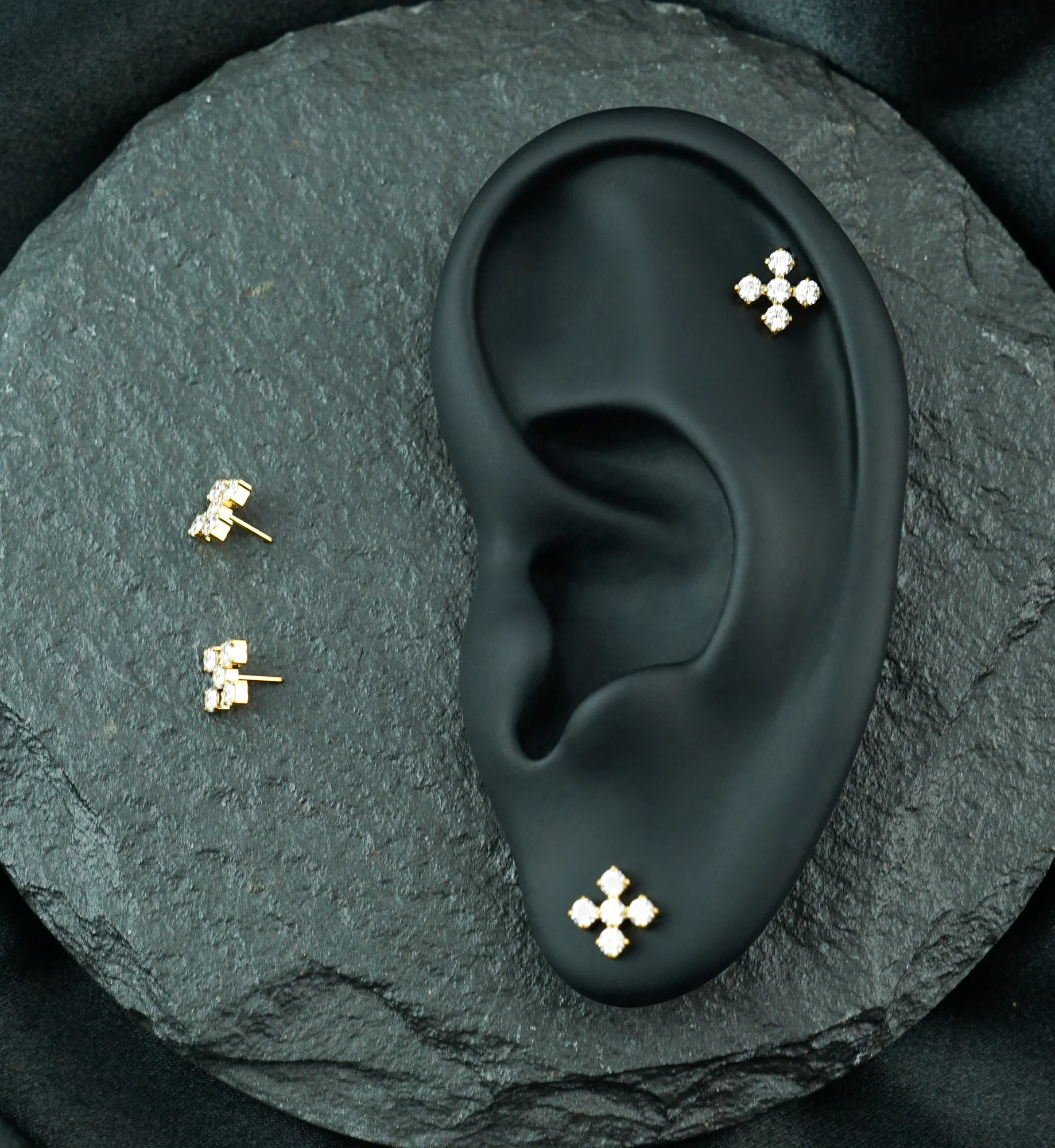 Gold PVD Dice Five Clear CZ Titanium Threadless Top - Image 2