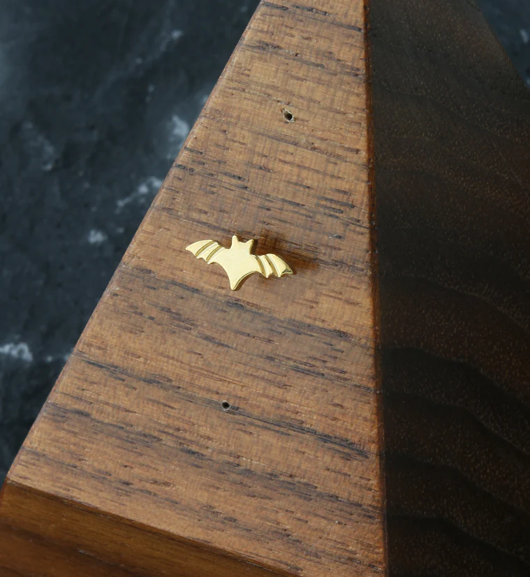 Gold PVD Flying Bat Threadless Titanium Top - Image 2