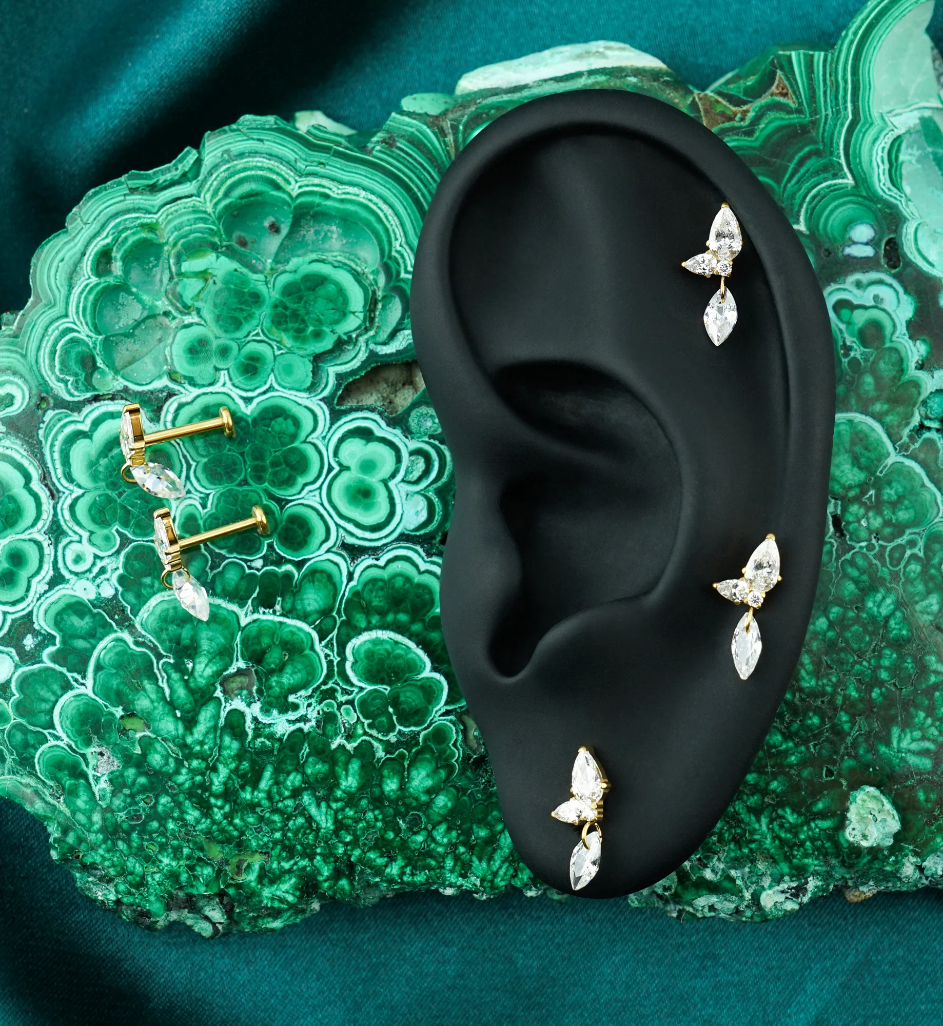 Gold PVD Razorleaf CZ Dangle Titanium Threadless Labret - Image 2