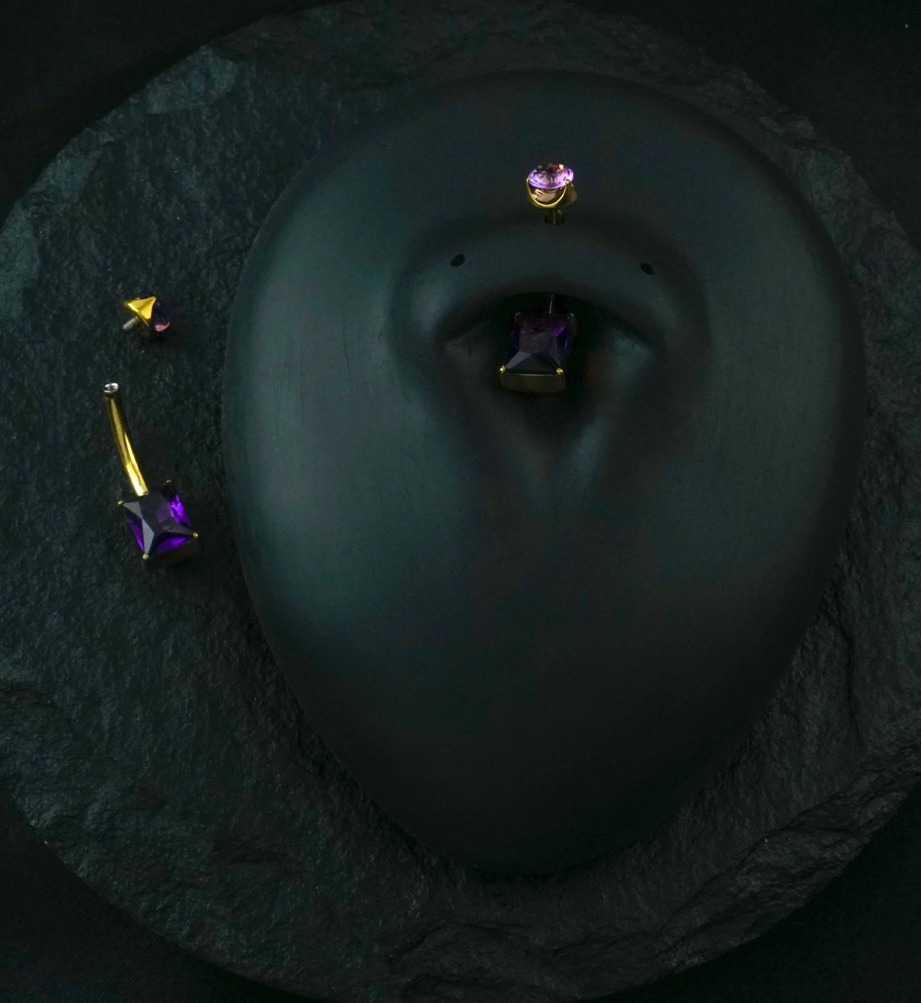 Gold PVD Rectangle Amethyst Stone Titanium Internally Threaded Belly Button Ring - Image 2