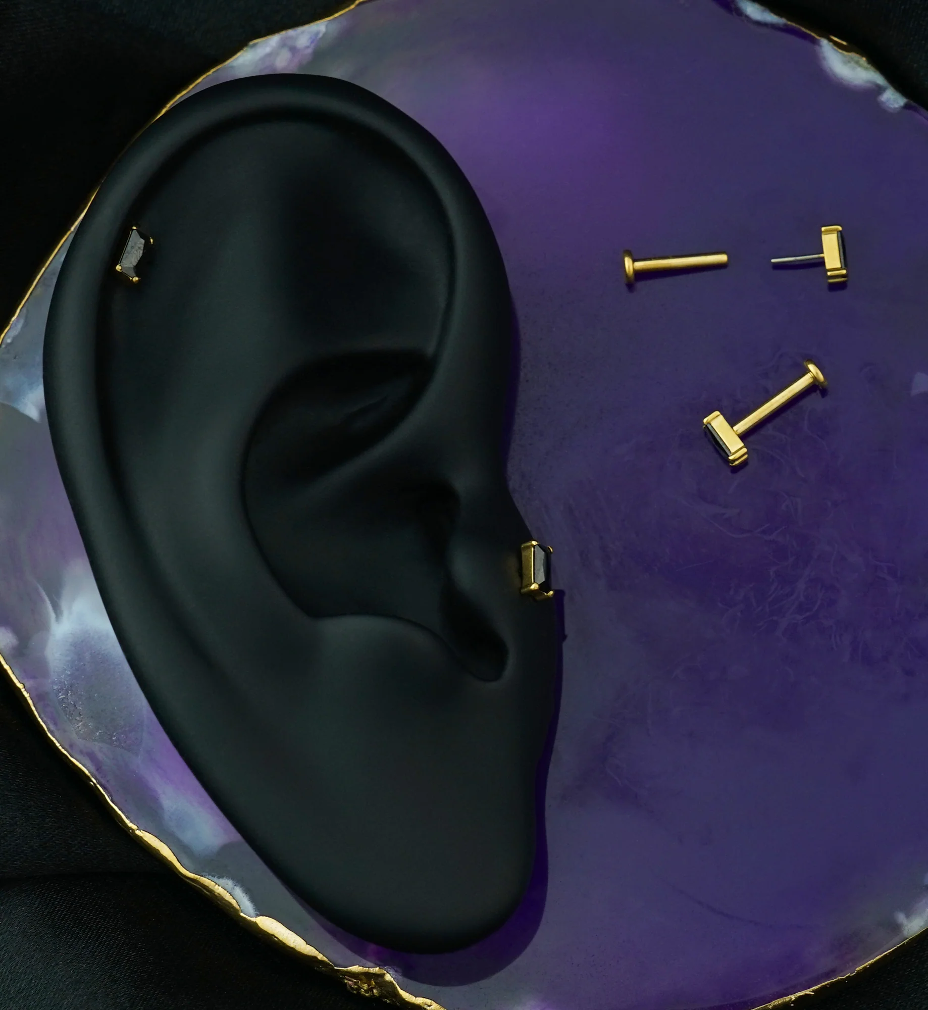 Gold PVD Rectangle Black CZ Threadless Titanium Labret - Image 2