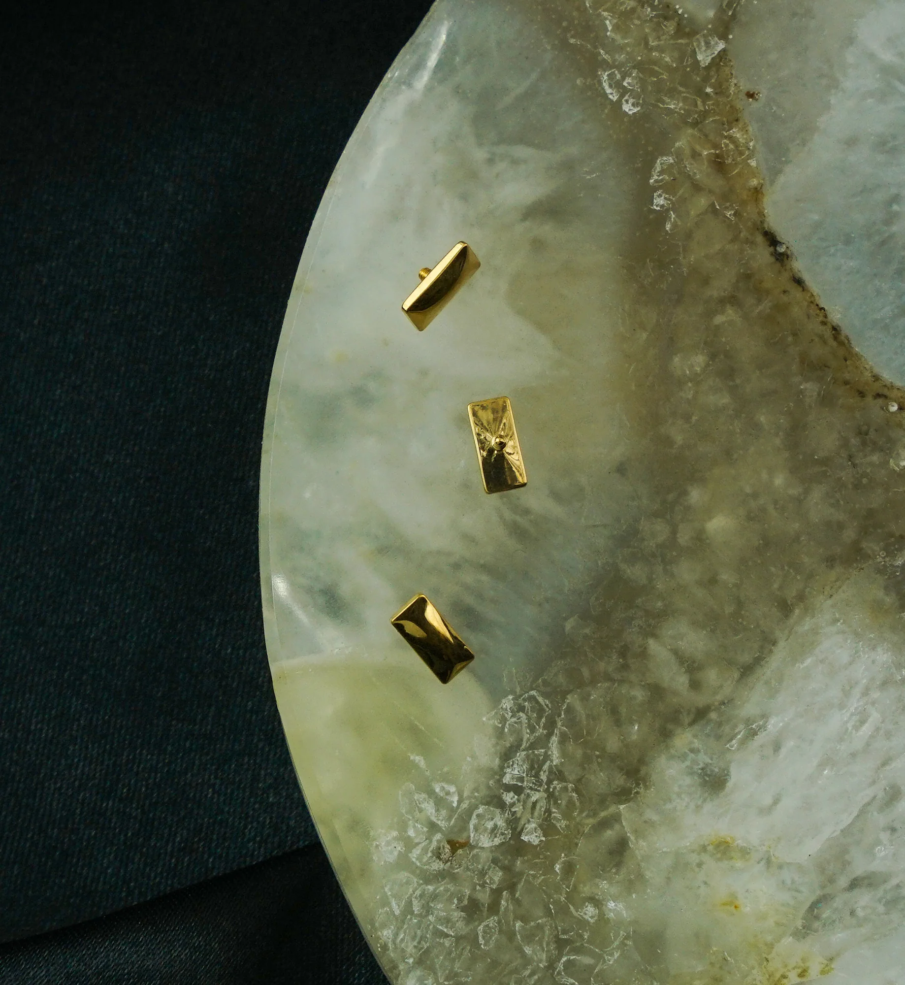 Gold PVD Rectangle Titanium Internally Threaded Top - Image 2
