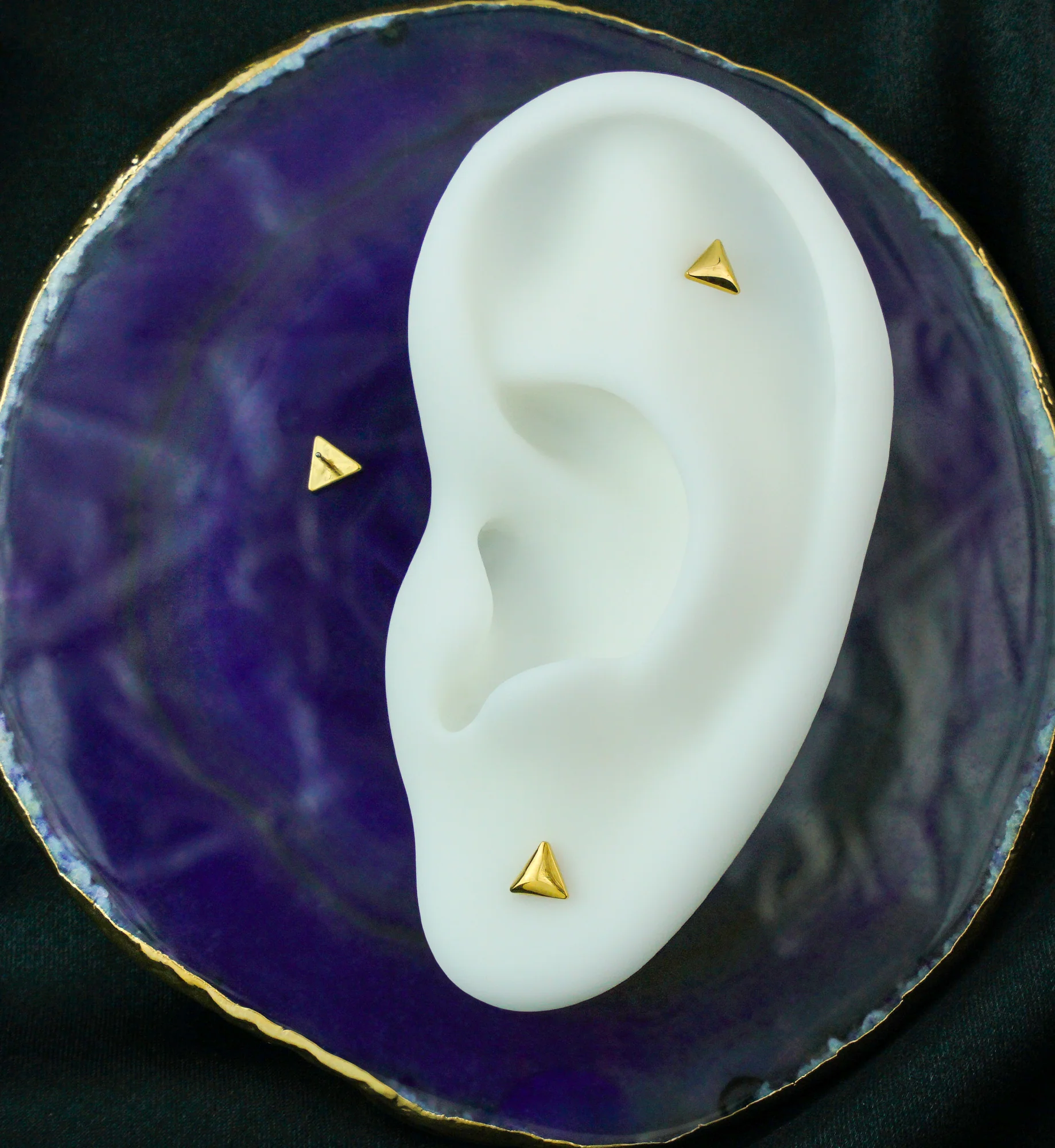 Gold PVD Rounded Triangle Titanium Threadless Top - Image 2