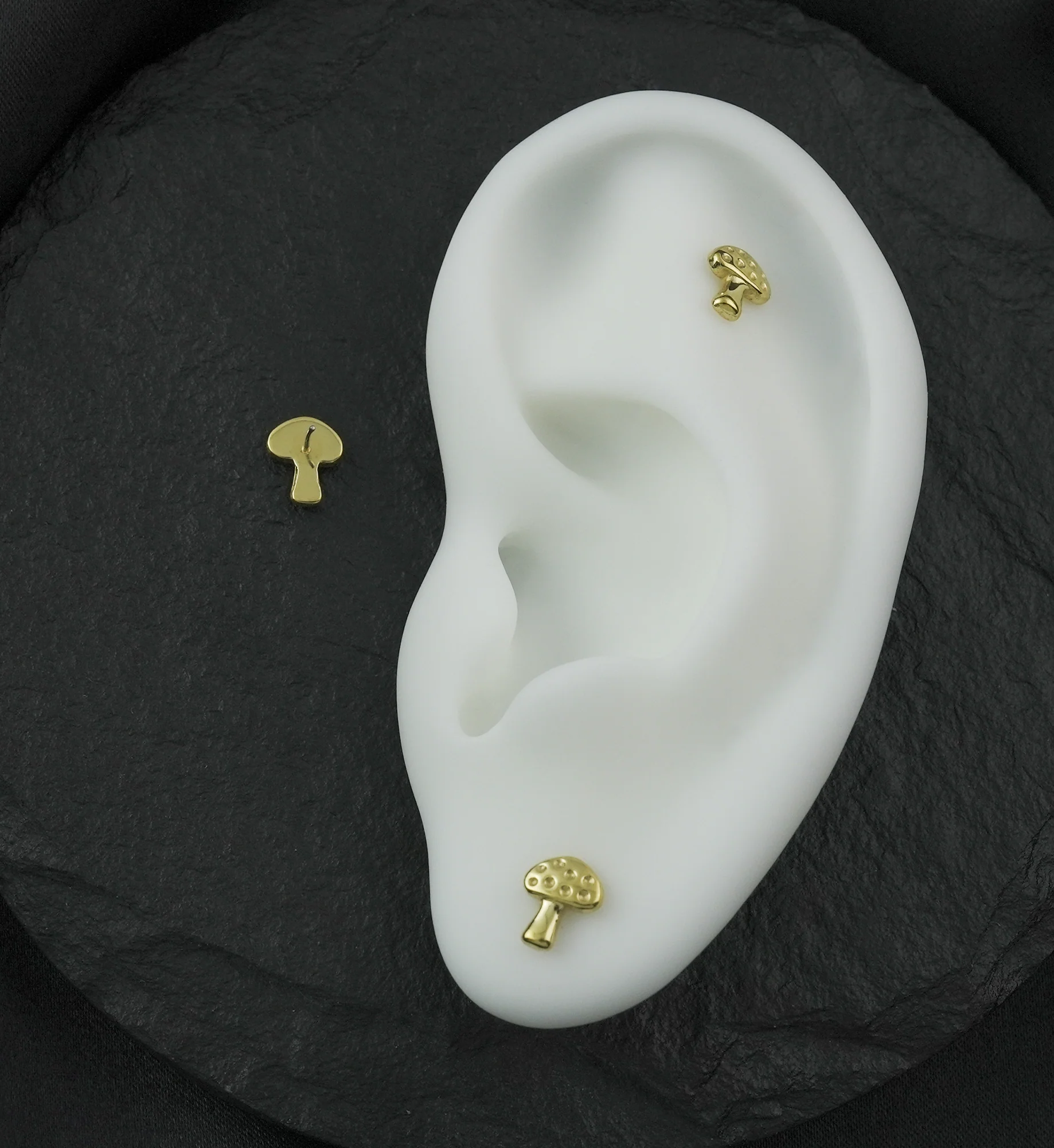 Gold PVD Spotted Mushroom Titanium Threadless Top - Image 2