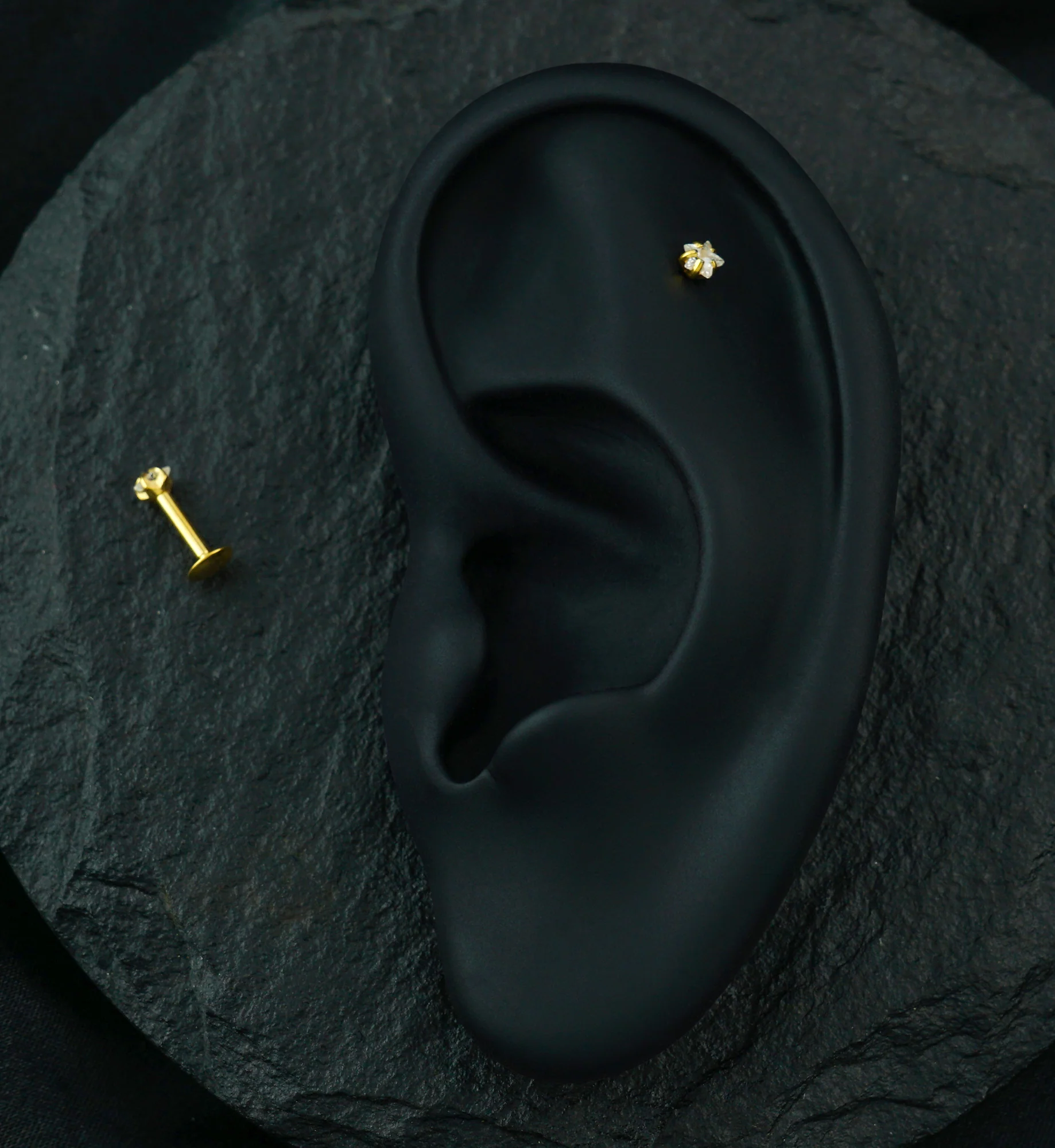 Gold PVD Star CZ Prong Internally Threaded Labret - Image 2