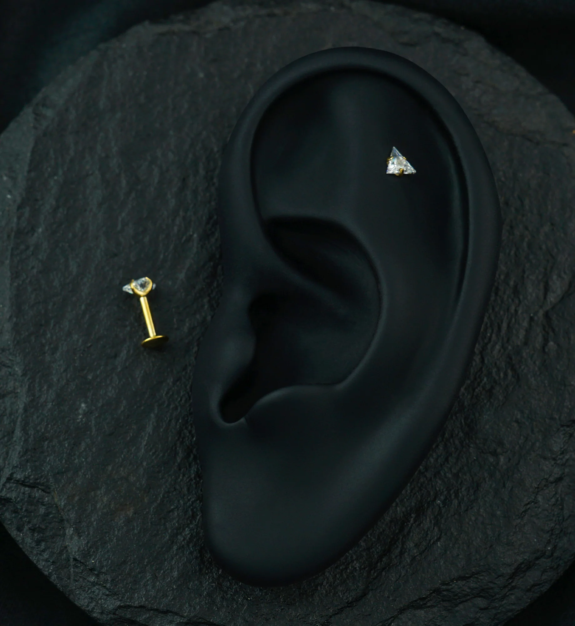 Gold PVD Triangle CZ Prong Internally Threaded Labret - Image 2