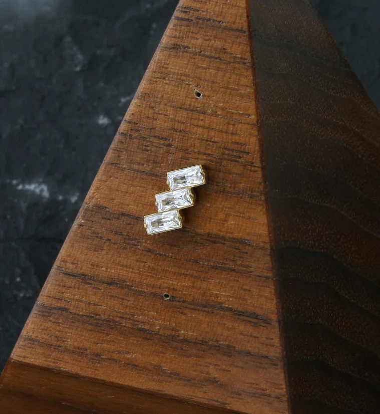 Gold PVD Triple Slant CZ Threadless Titanium Top - Image 2