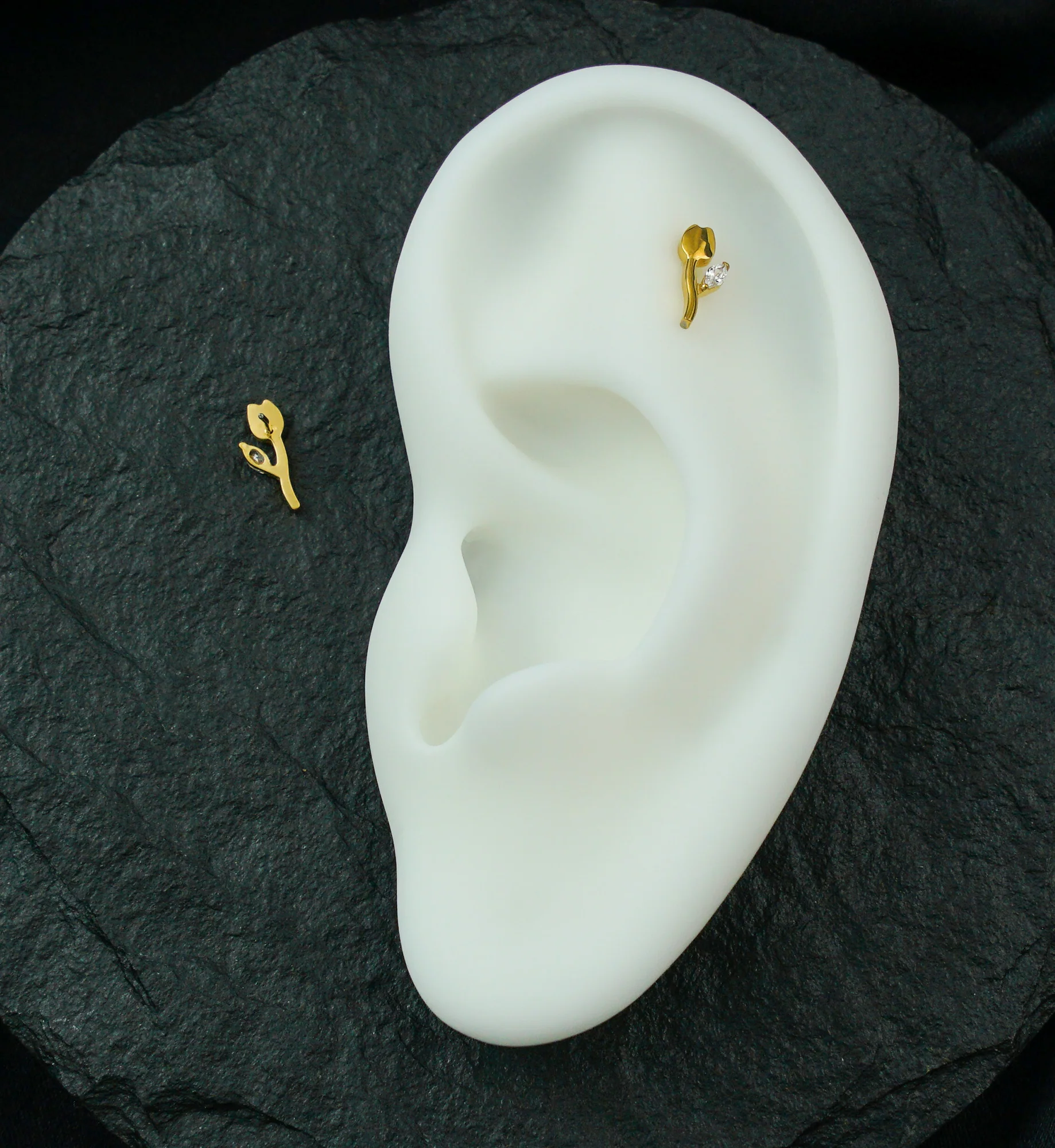 Gold PVD Tulip Flower Clear CZ Titanium Threadless Top - Image 2