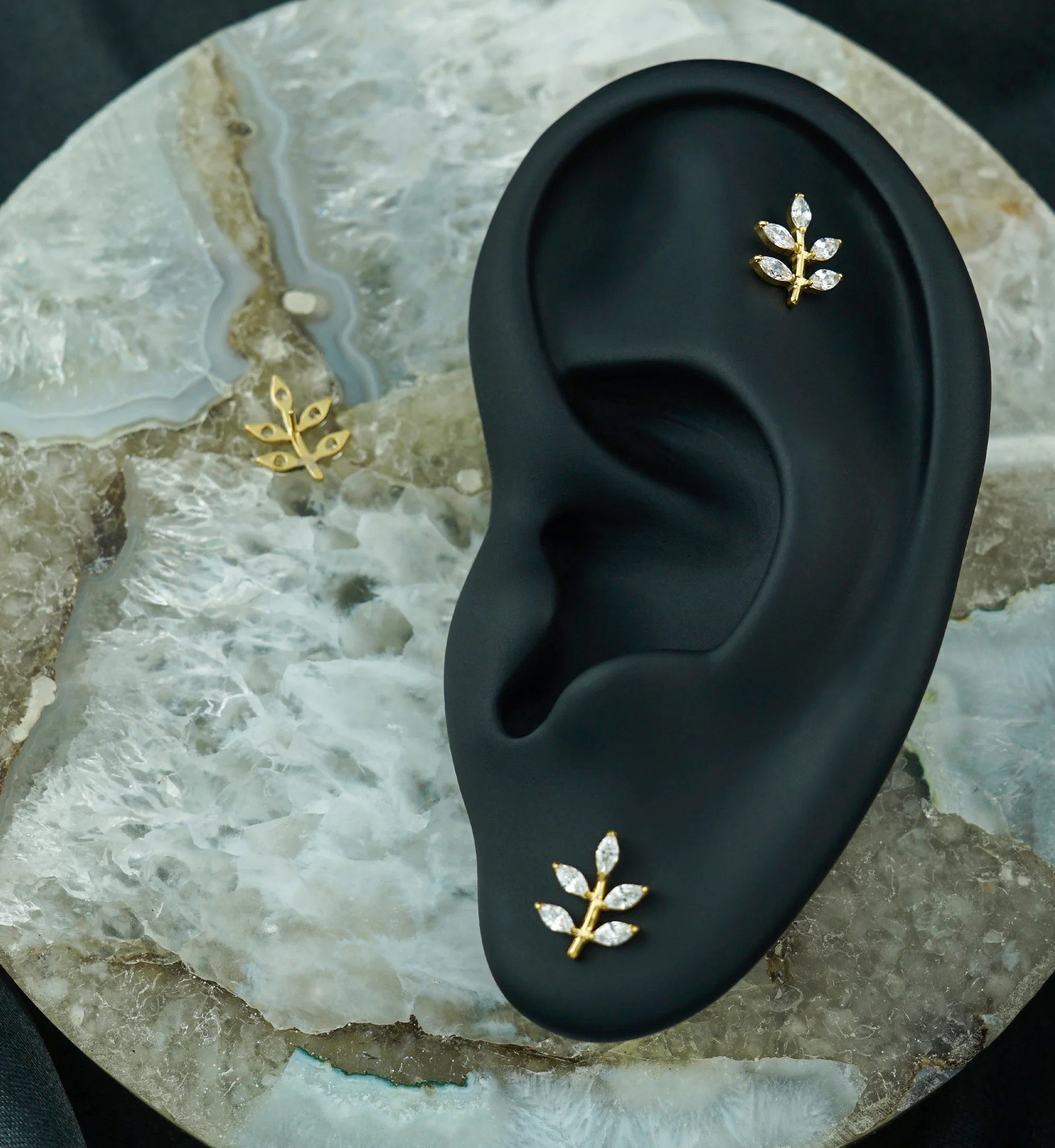 Gold PVD Vine Leaf Clear CZ Threadless Titanium Top - Image 2