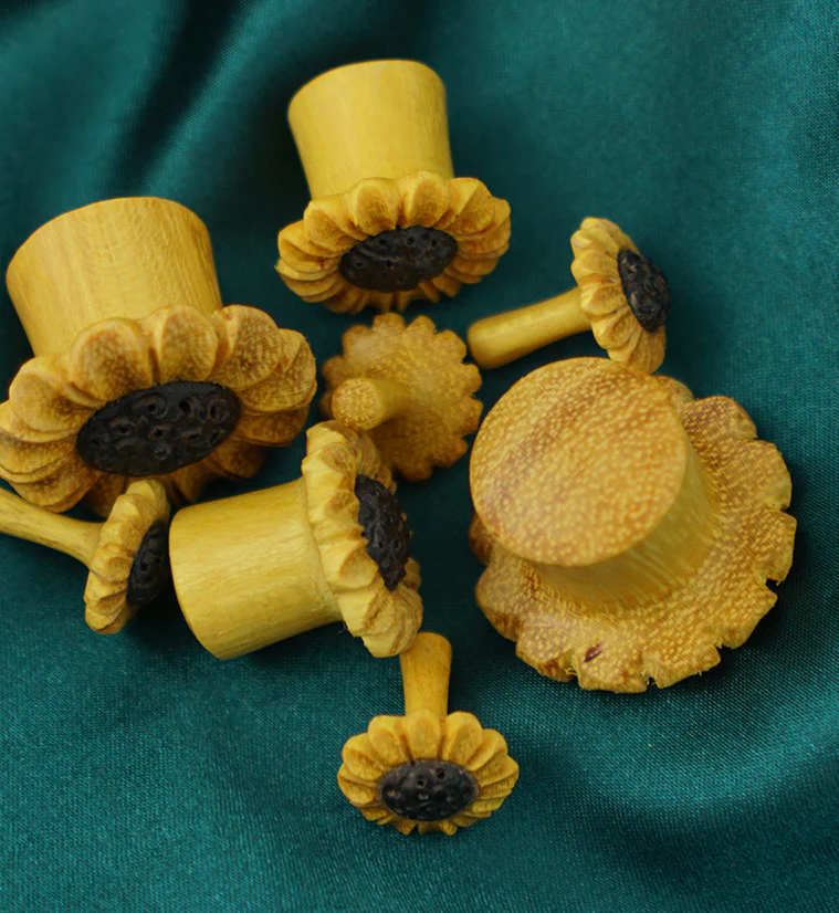 Grand Sunflower Wood Plugs - Image 4