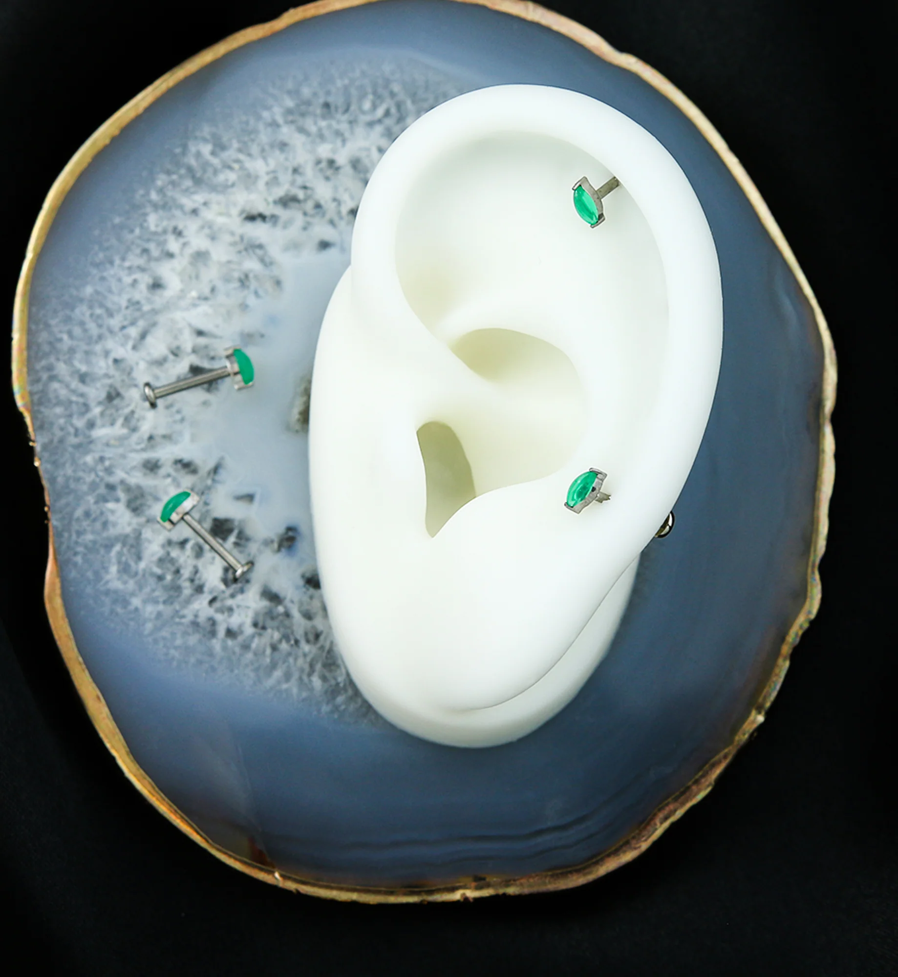 Green Onyx Marquise Titanium Threadless Labret - Image 2
