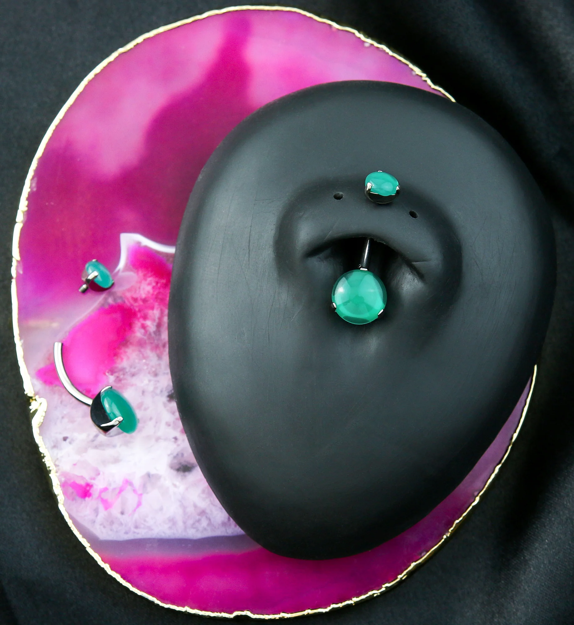Green Onyx Stone Internally Threaded Titanium Belly Button Ring - Image 2