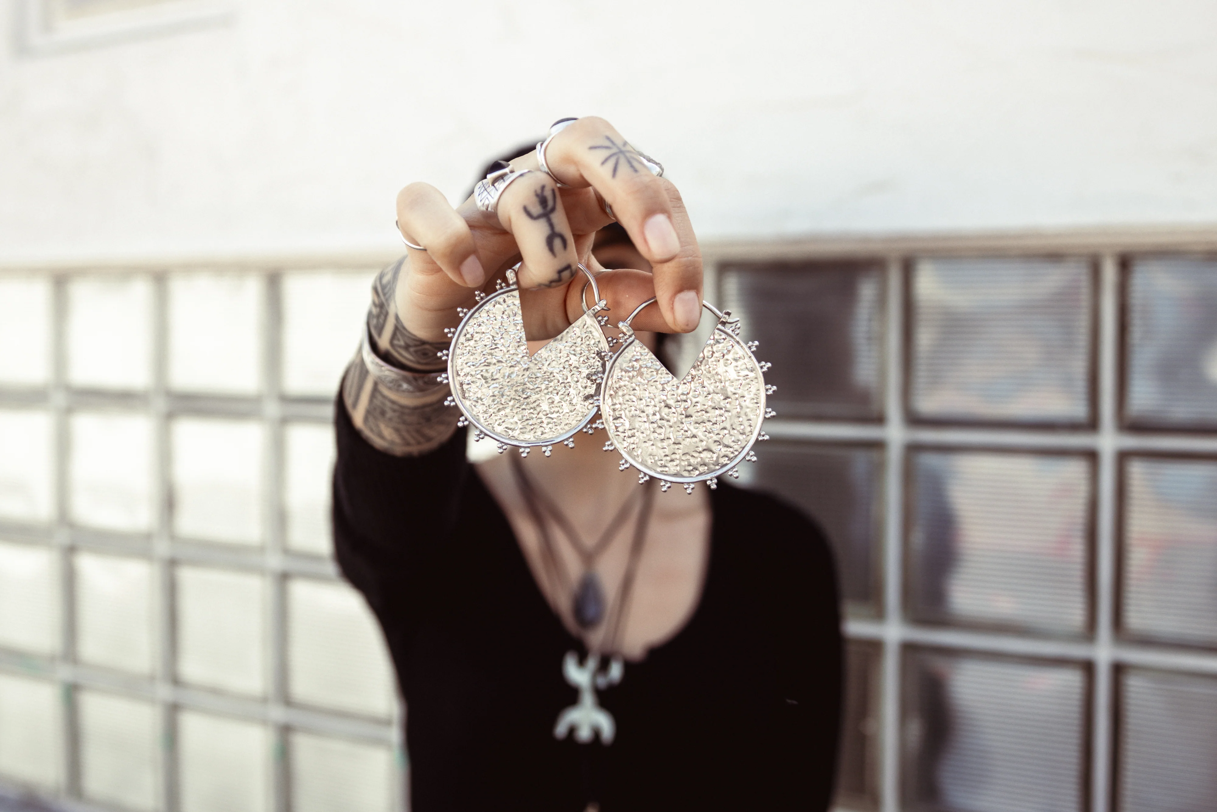 Hammered Beaded White Brass Hangers - Image 7