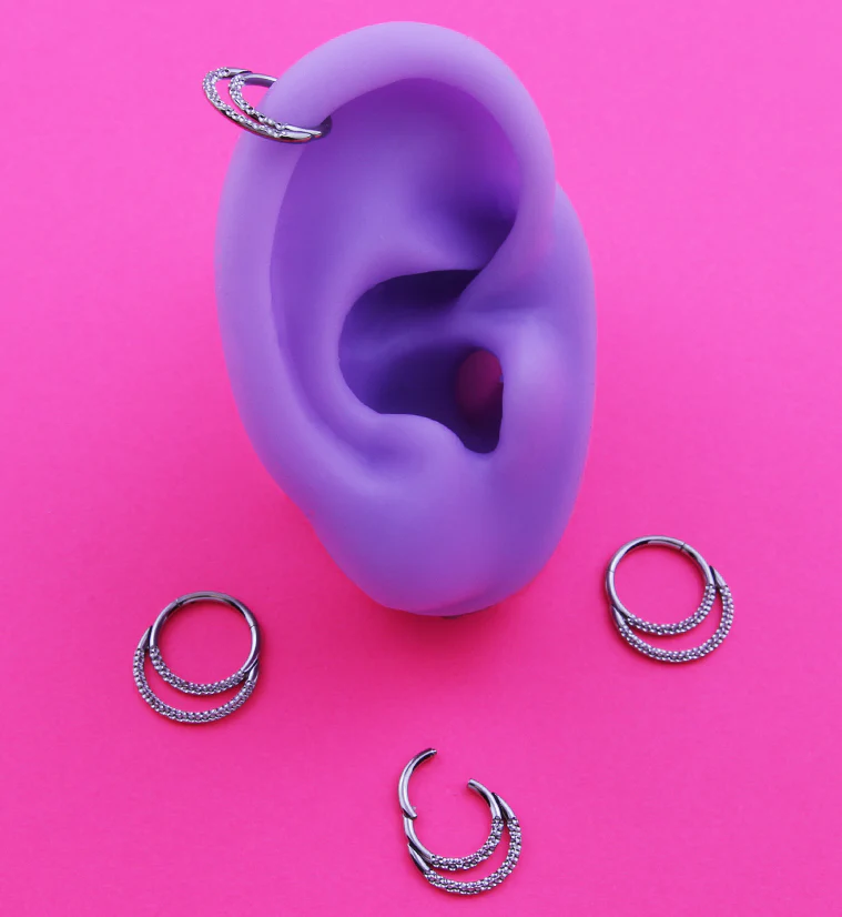 Hammered Double Hoop Titanium Hinged Segment Ring - Image 2