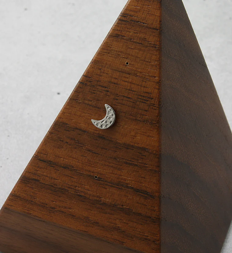 Hammered Half Moon Threadless Titanium Top - Image 2