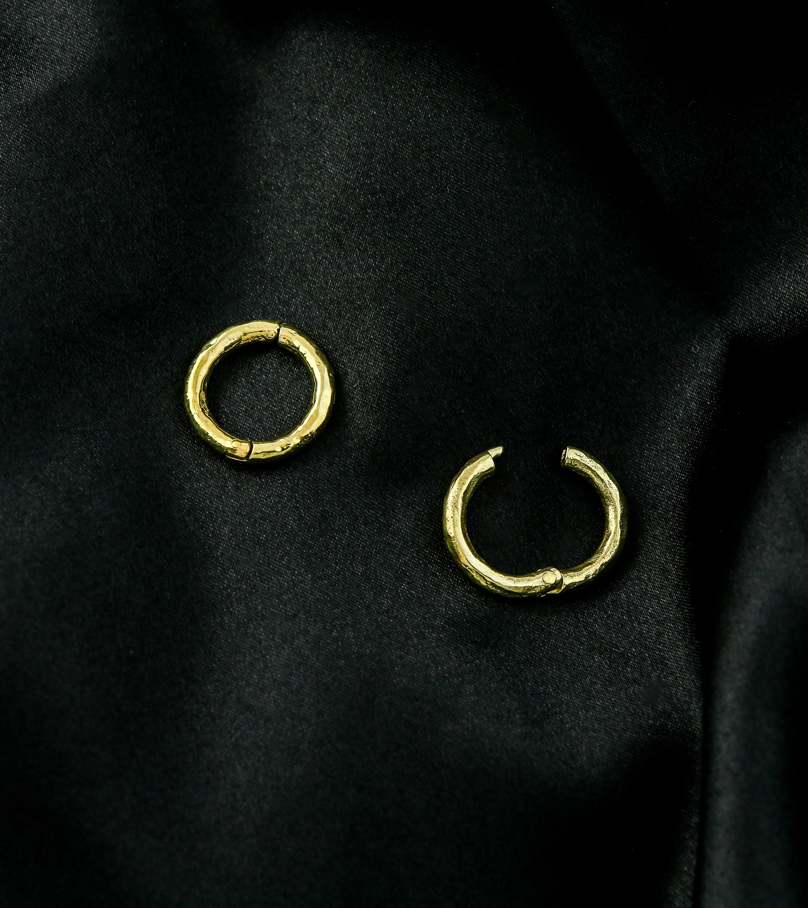 Hammered Hoop Brass Hinged Ear Weights - Image 3