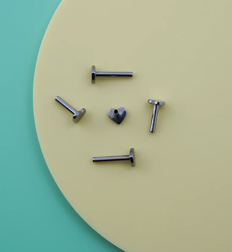 Heart Internally Threaded Titanium Flat Back Labret (Post Only) - Image 2