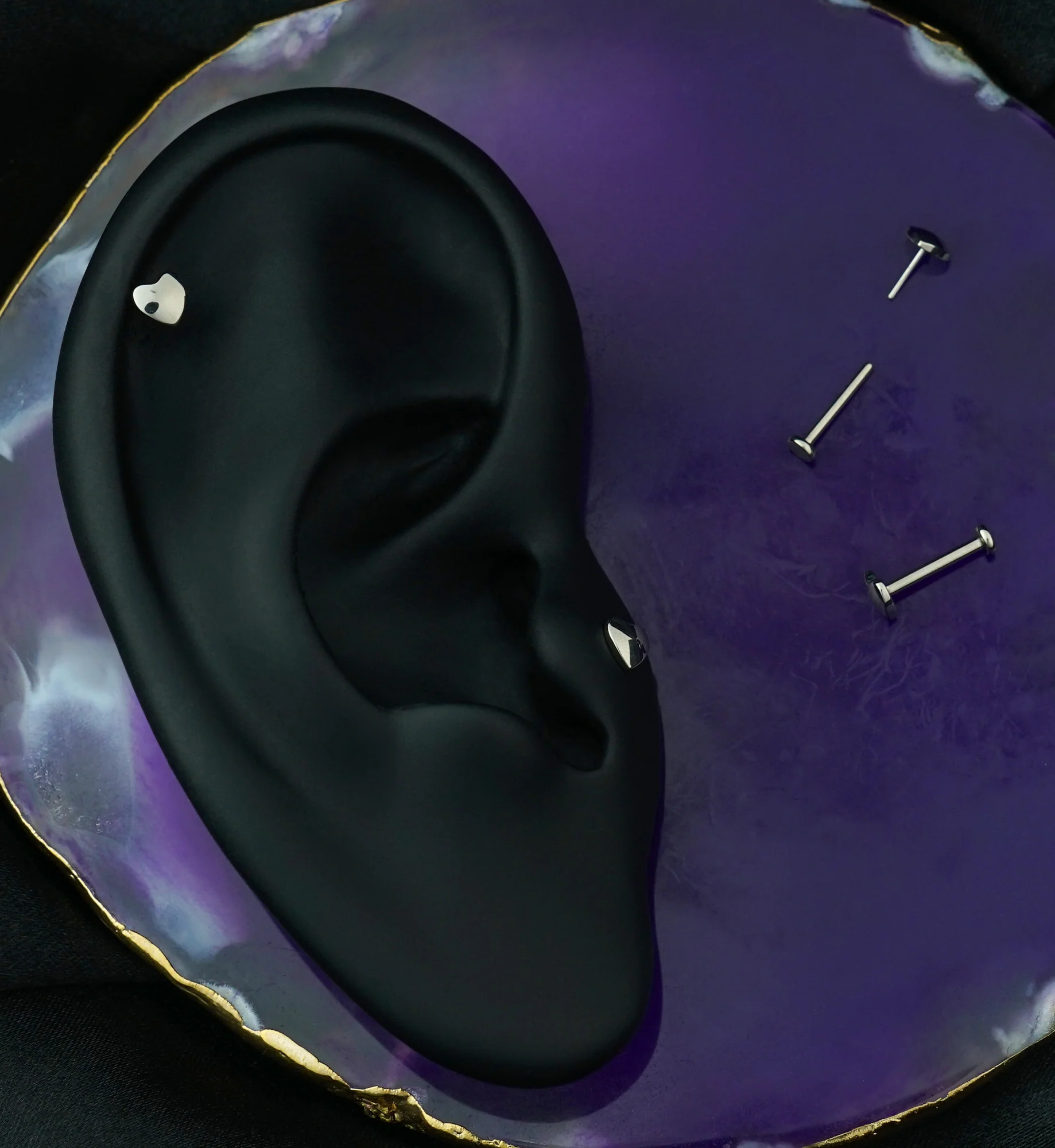 Heart Puff Threadless Titanium Labret - Image 2
