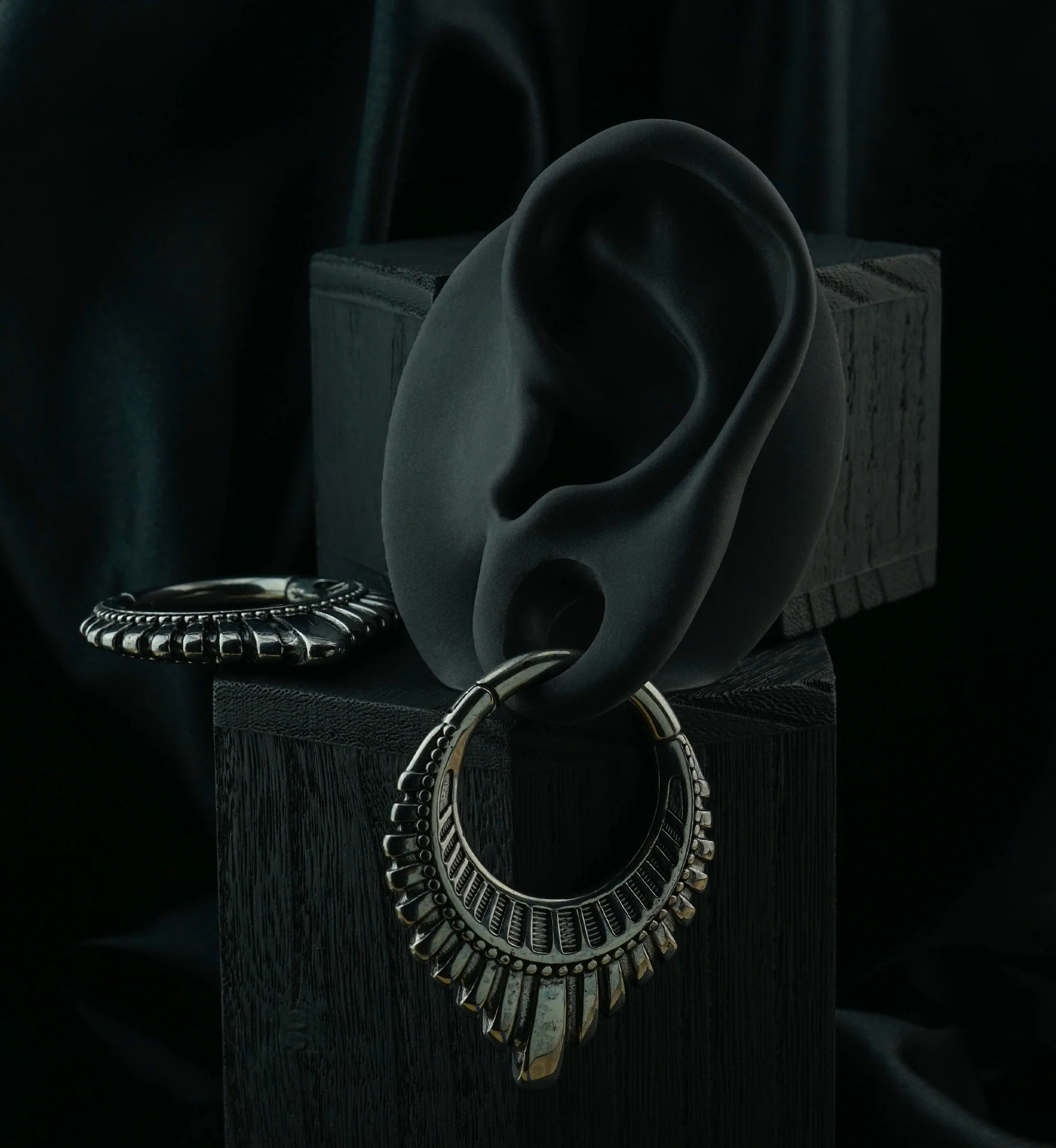 Heraldry Stainless Steel Hinged Ear Weights - Image 2