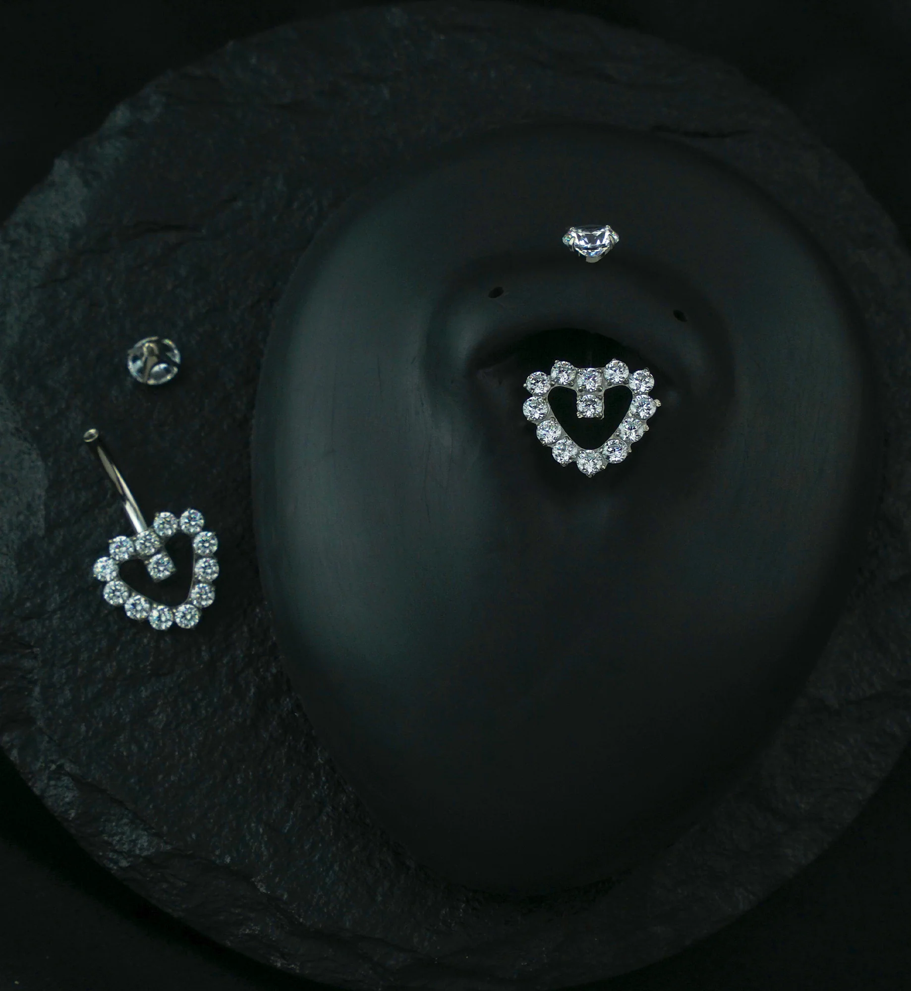 Hollow Heart Clear CZ Titanium Internally Threaded Belly Button Ring - Image 2