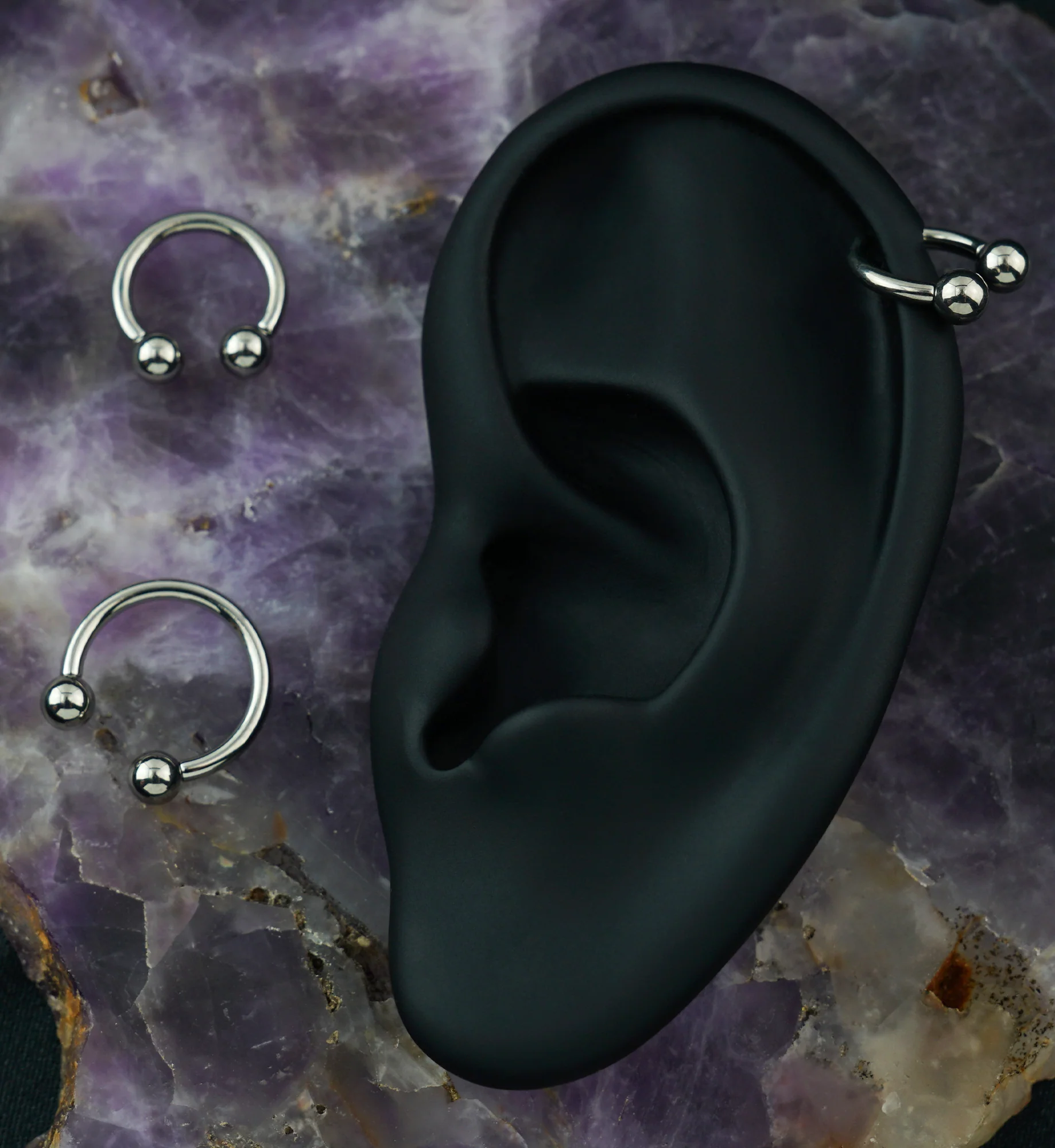 Internally Threaded Titanium Circular Barbell - Image 4