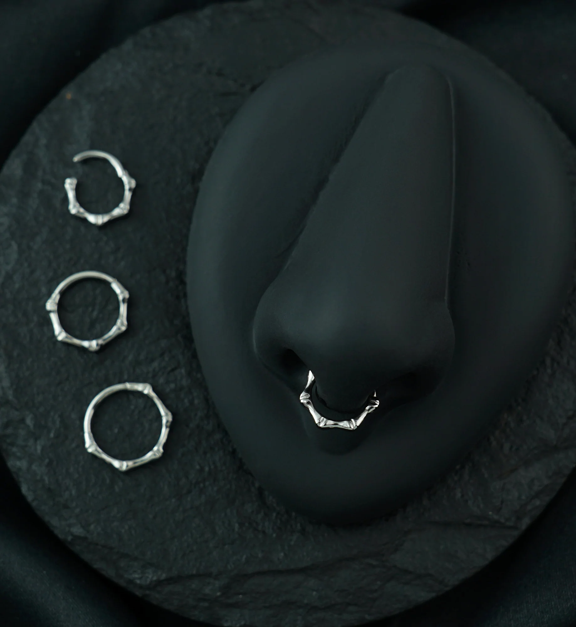 Joint Titanium Hinged Segment Ring - Image 3