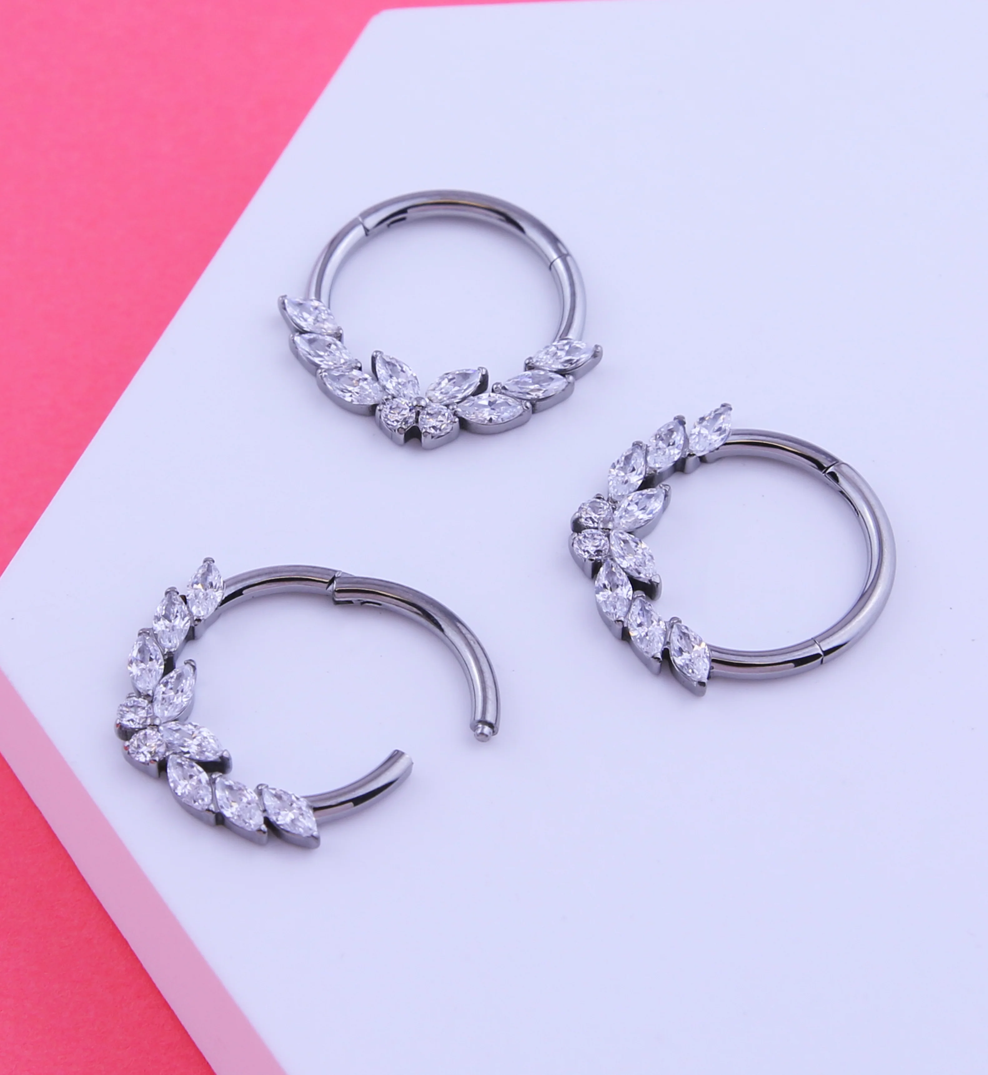 Laurel Butterfly Clear CZ Titanium Hinged Segment Ring - Image 2