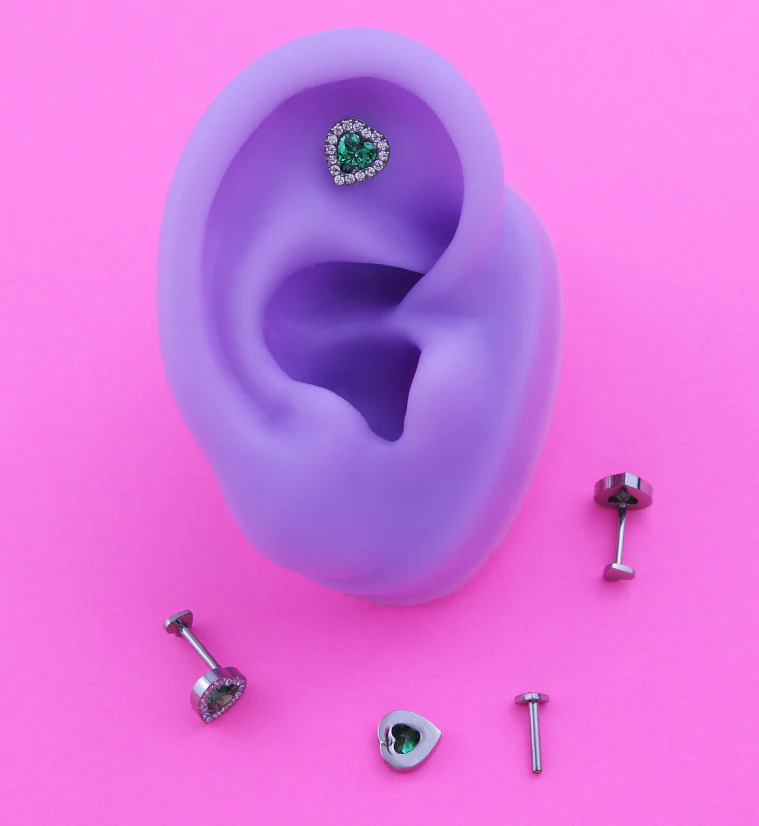 Lined Heart Green CZ Titanium Threadless Heart Back Labret - Image 2