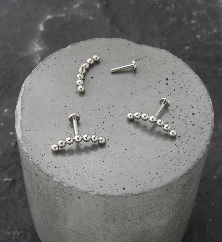 Beaded Arch Titanium Internally Threaded Labret - Image 2
