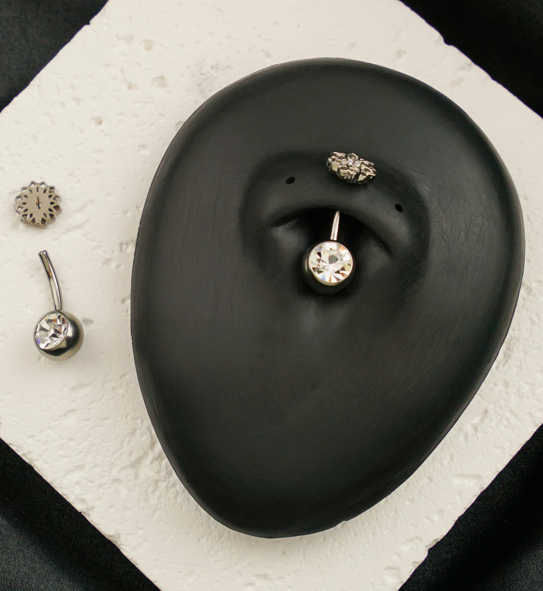 Mandala Flower Clear CZ Titanium Threadless Belly Button Ring - Image 2