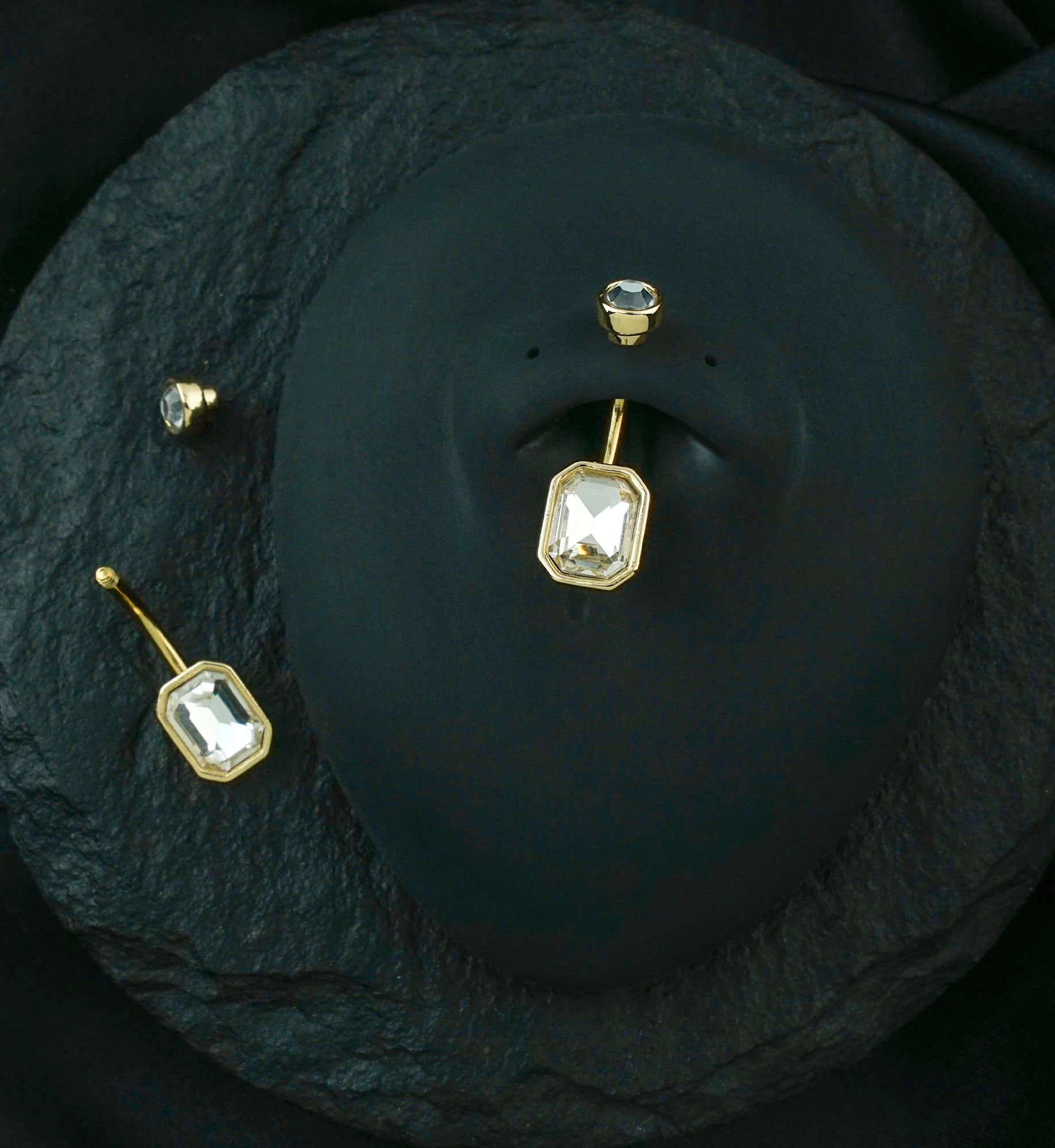 Octet CZ Gold Belly Ring - Image 2