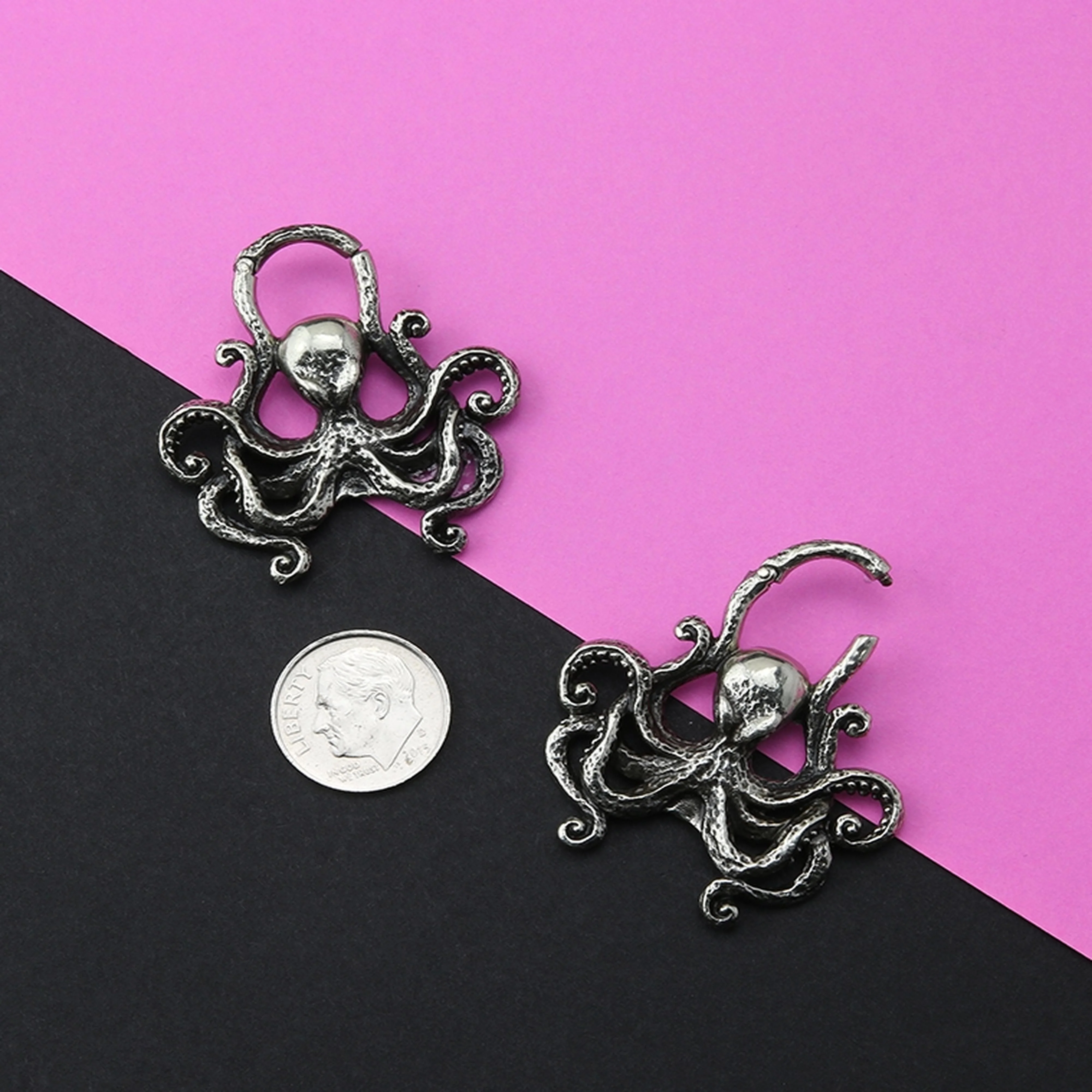 Octopus White Brass Hinged Ear Weights - Image 2