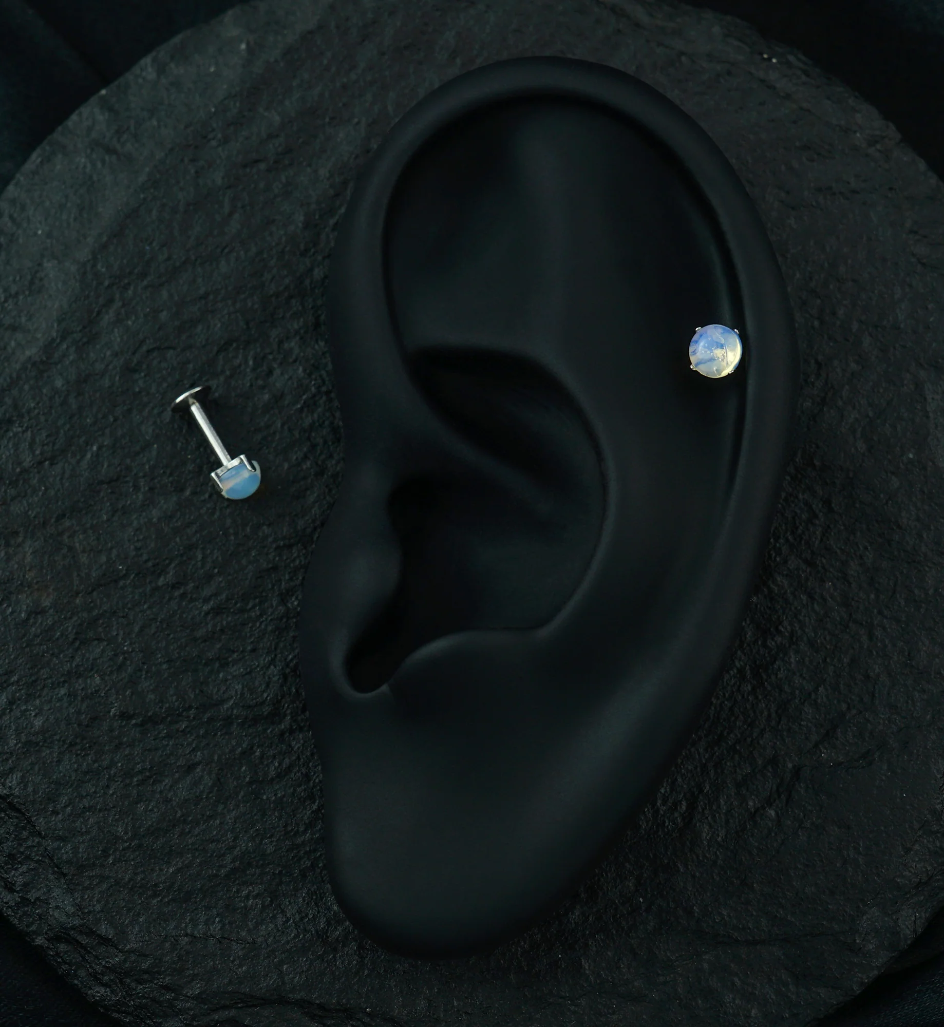 Opalite Glass Prong Top Internally Threaded Labret - Image 4