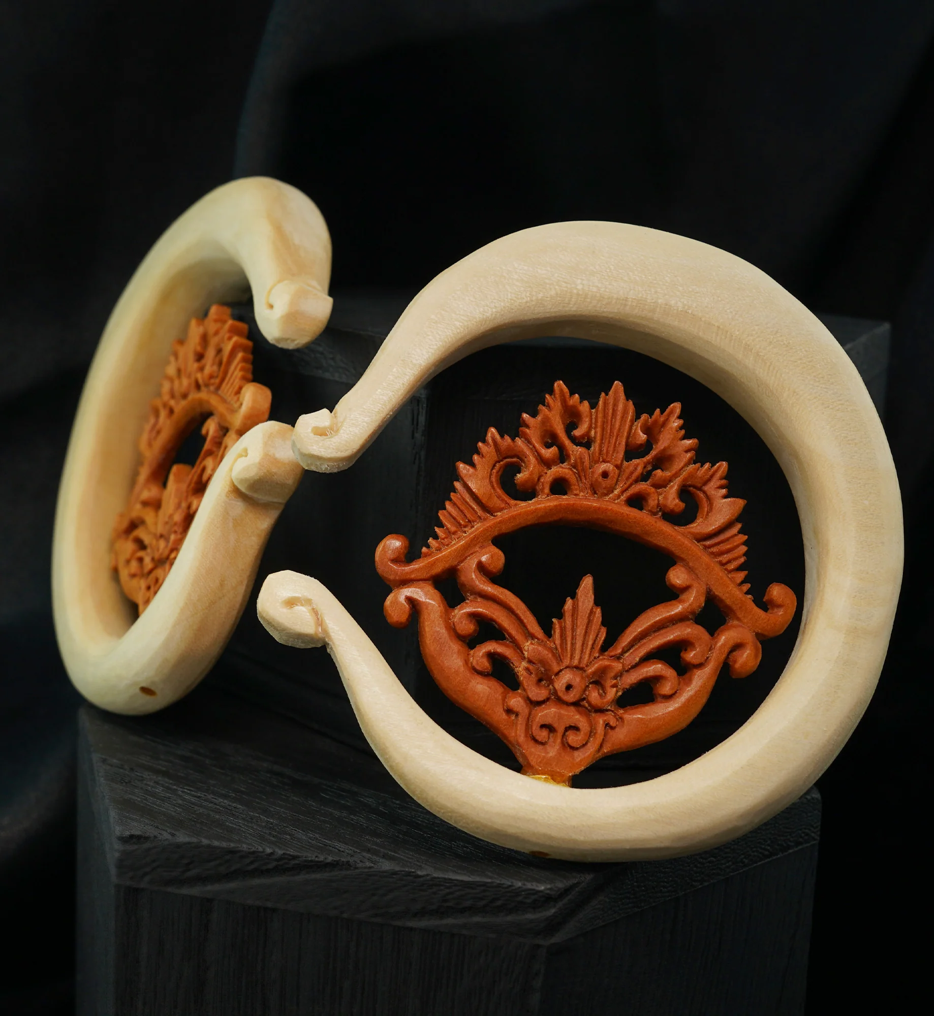 Ornamental View Double Wood Hangers - Image 2