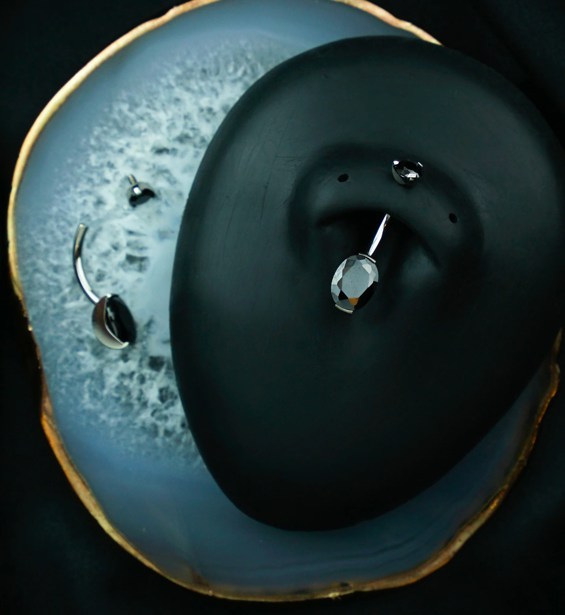 Oval Black CZ Titanium Belly Button Ring - Image 2