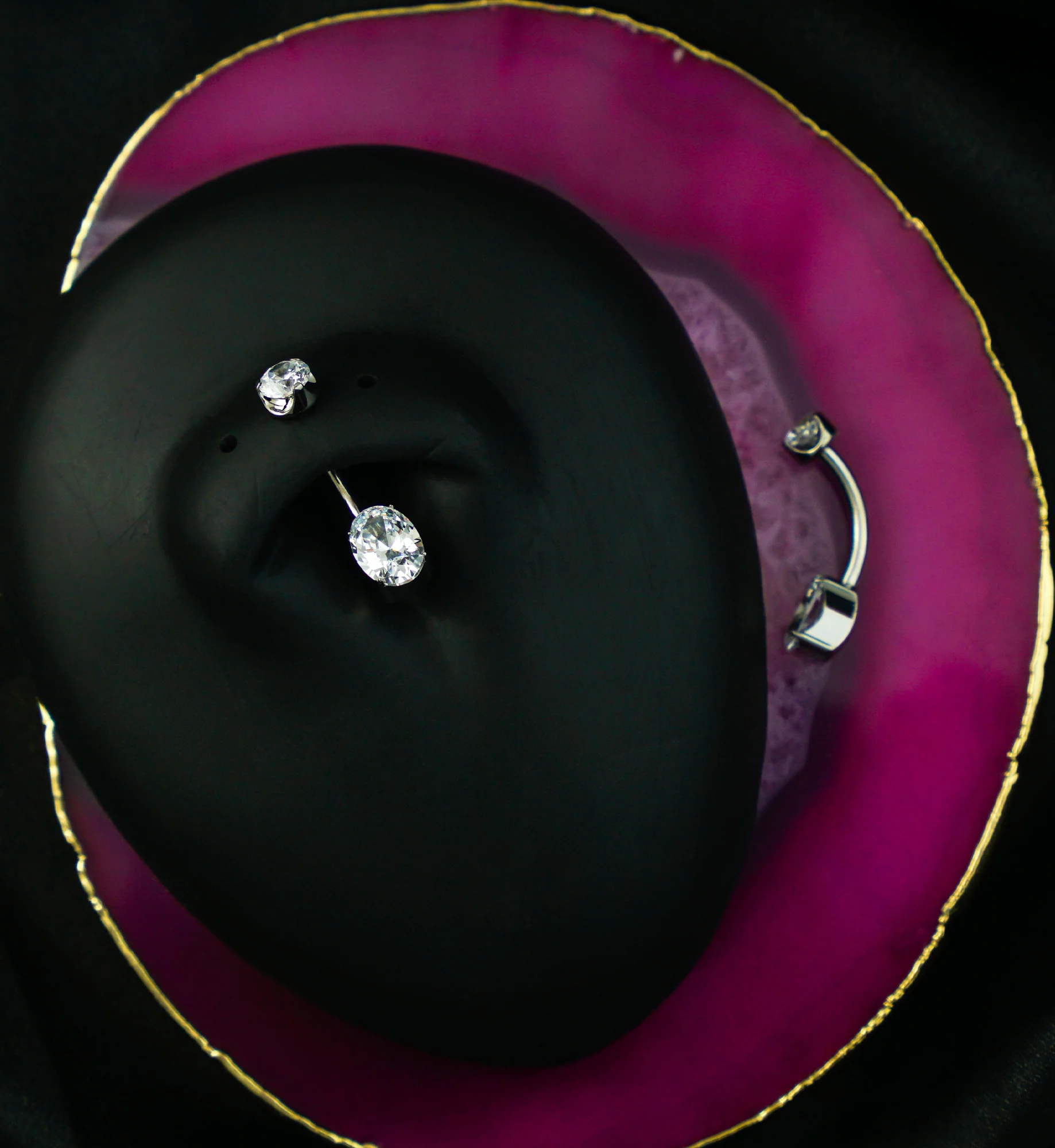Oval Prong Clear CZ Titanium Internally Threaded Belly Button Ring - Image 2