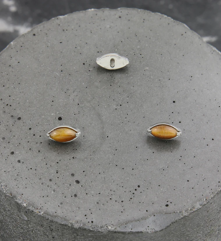 Oval Tiger Eye Stone Titanium Internally Threaded Top - Image 2