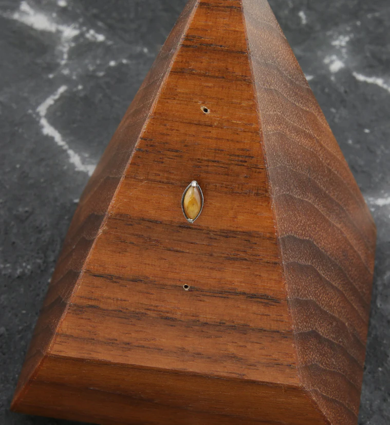 Oval Tiger Eye Stone Titanium Threadless Top - Image 2