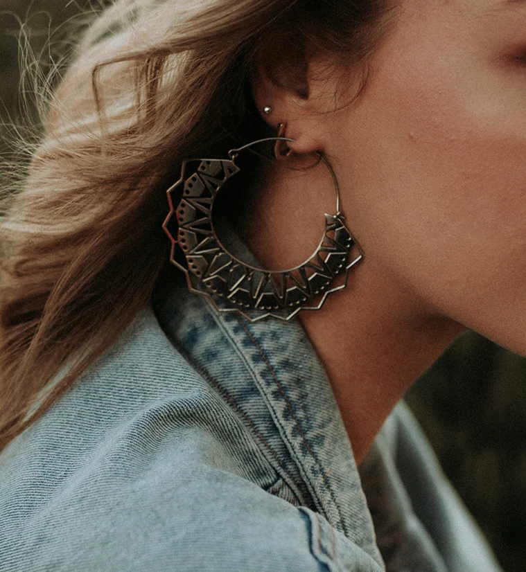 Palmette Titanium Hangers - Earrings - Image 3