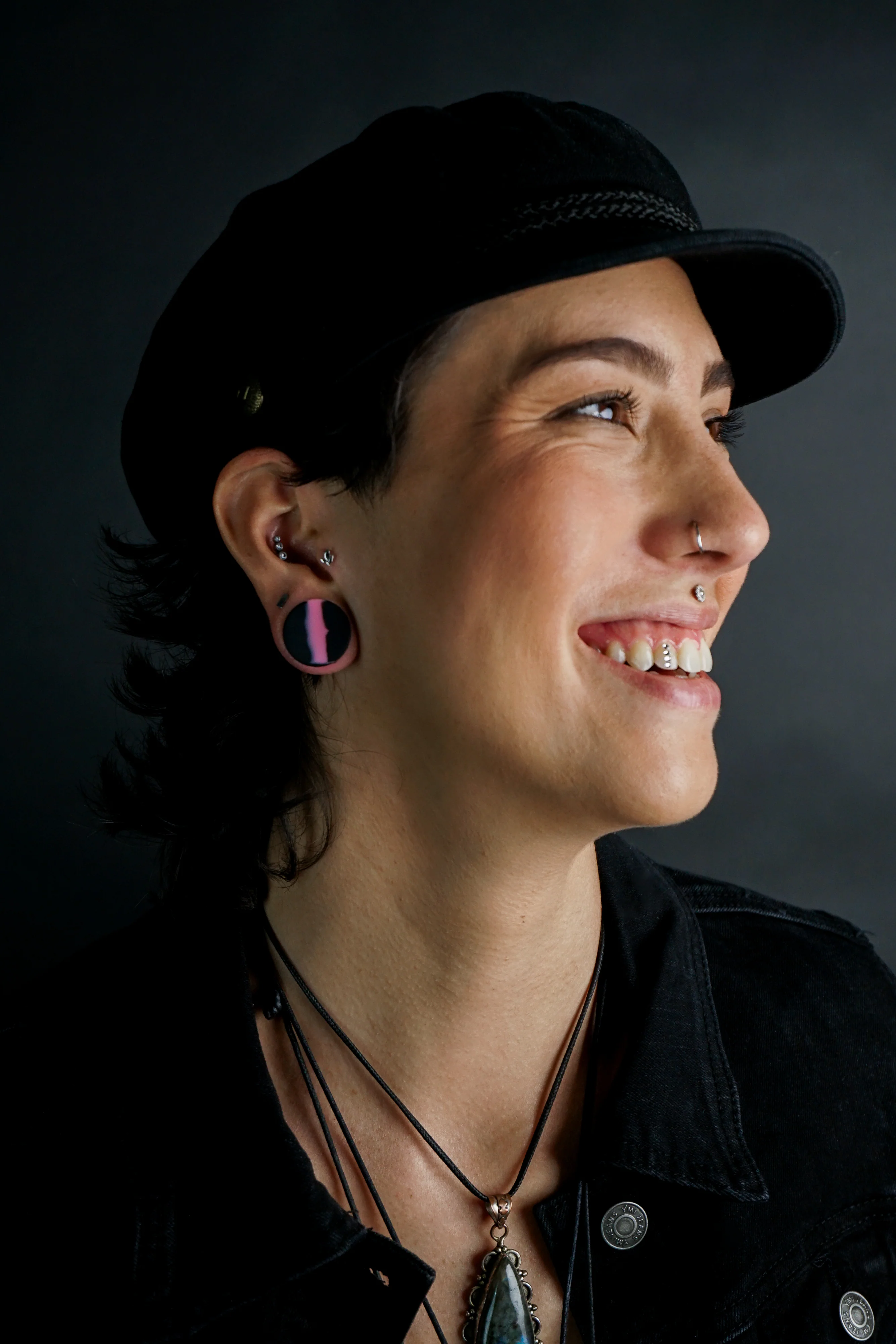 Pink And Black Double Flare Silicone Plugs - Image 5