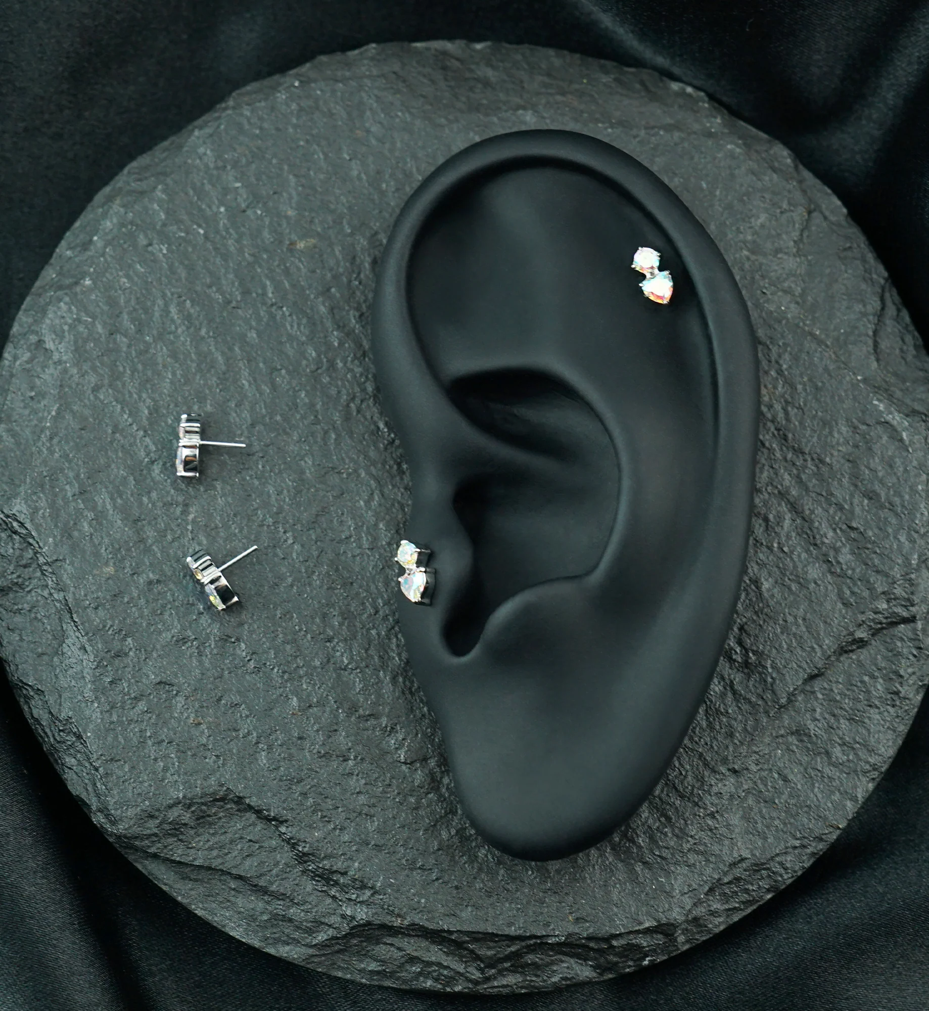 Platinum PVD Round and Heart Rainbow Aurora CZ Titanium Threadless Top - Image 4