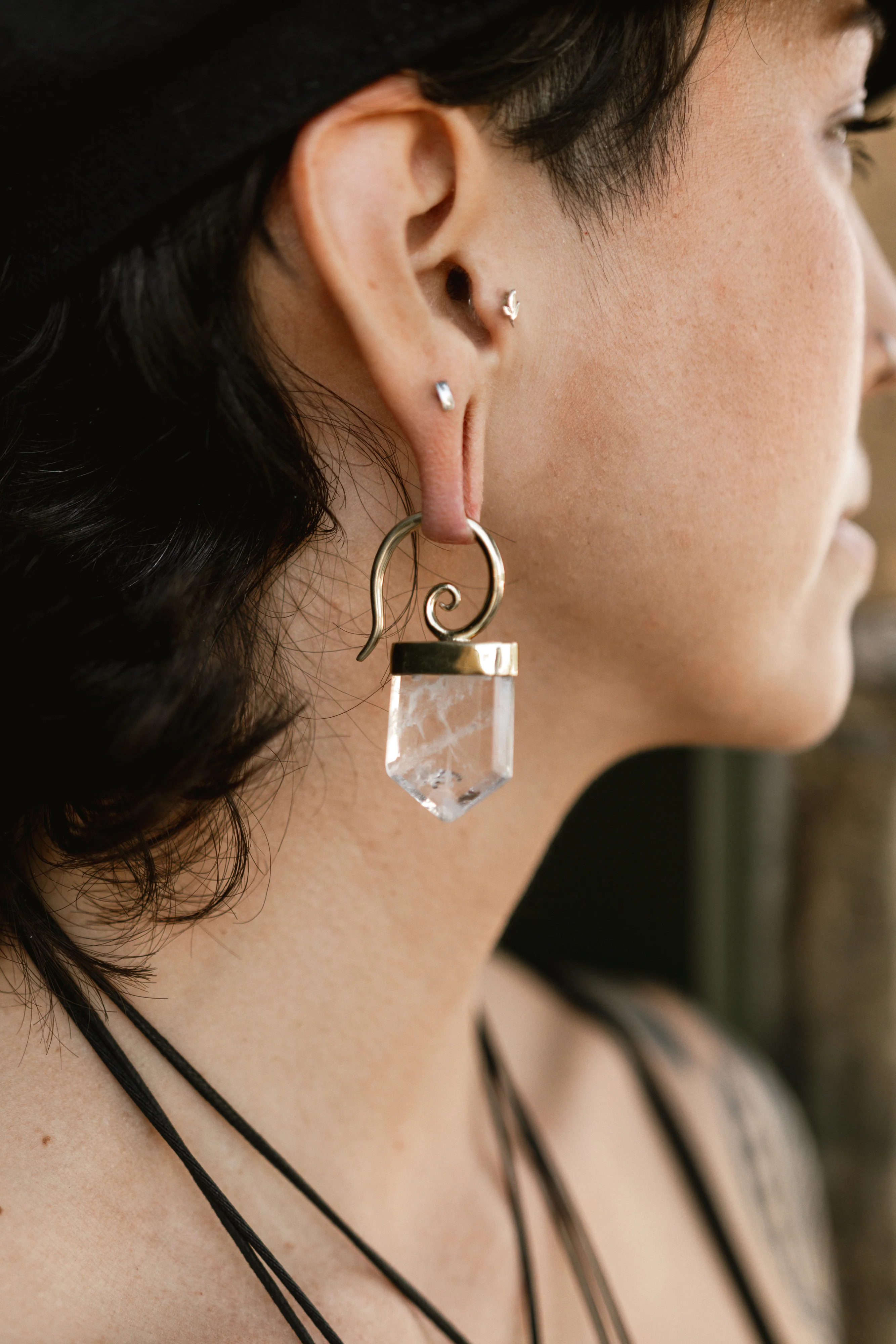 Point Clear Crystal Brass Ear Weights - Image 3