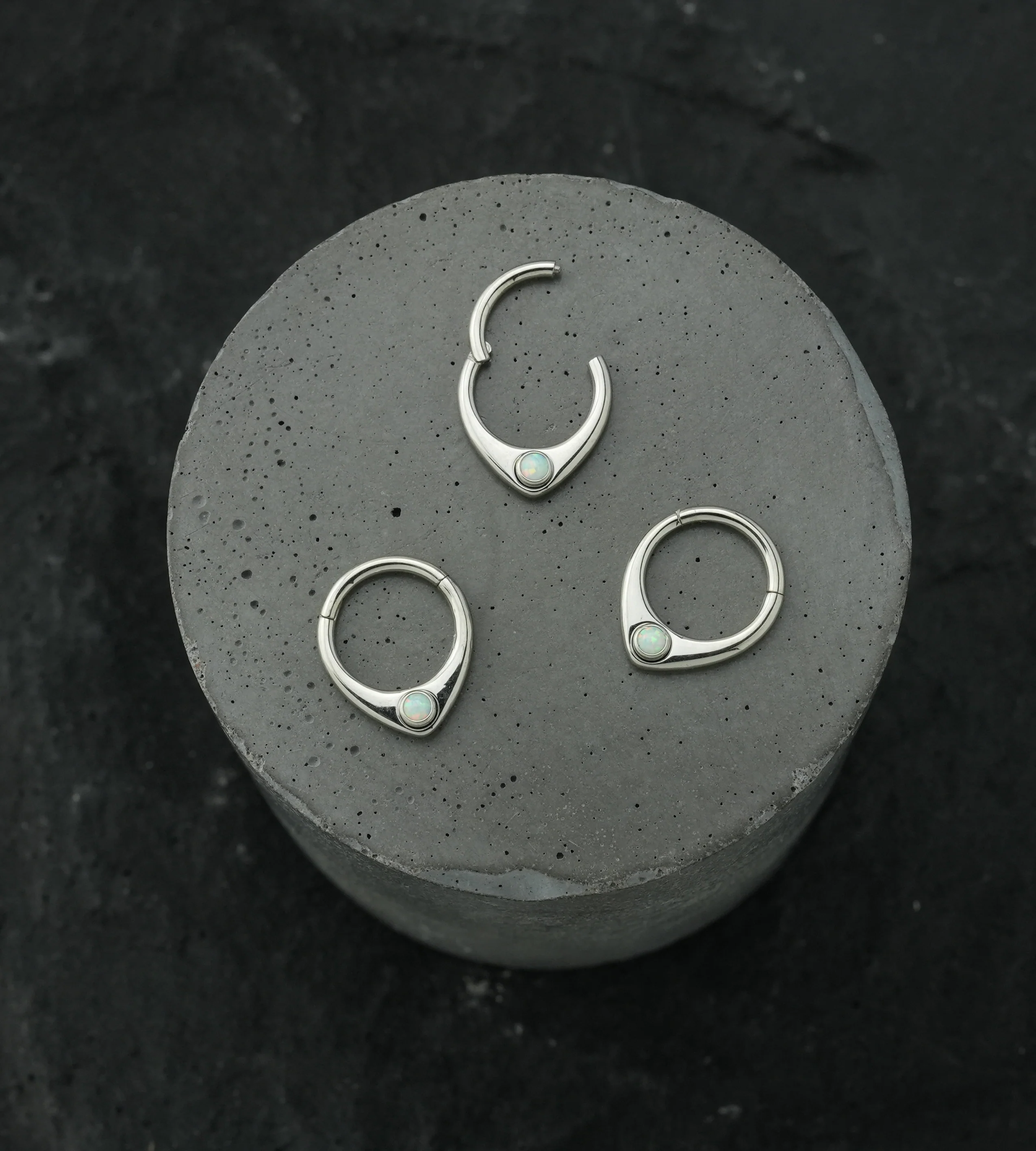 Point White Opalite Stainless Steel Hinged Segment Ring - Image 2
