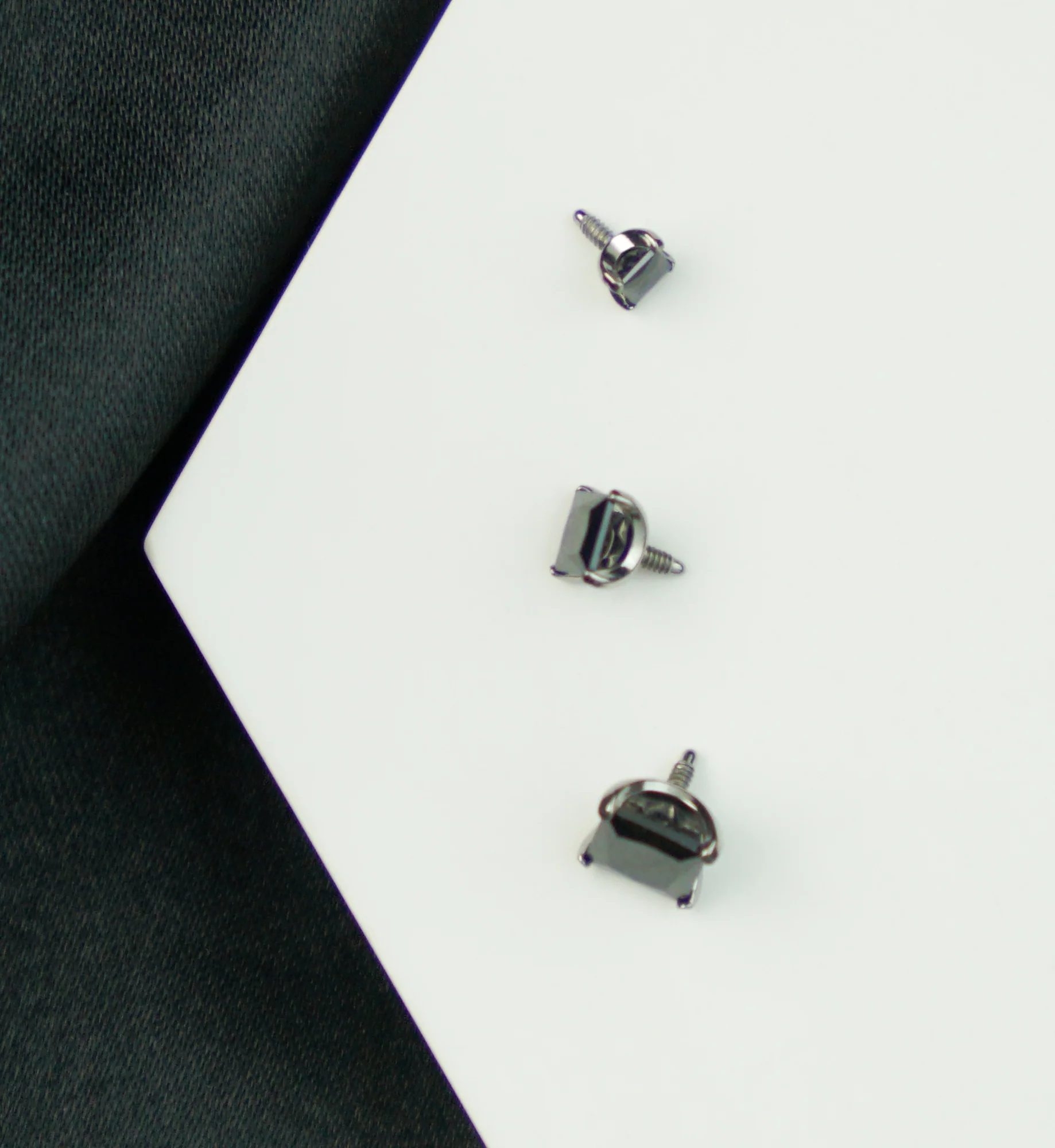 Princess Black CZ Internally Threaded Titanium Top - Image 2