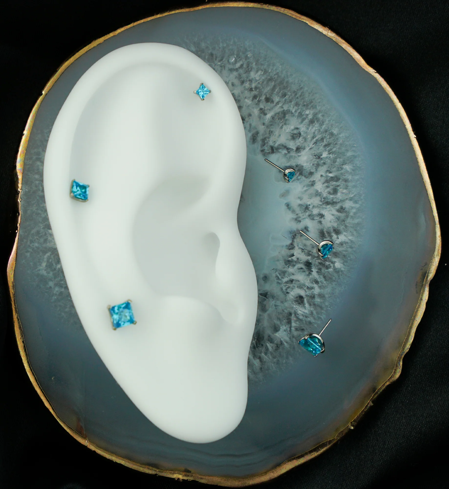 Princess Blue Topaz CZ Threadless Titanium Top - Image 2
